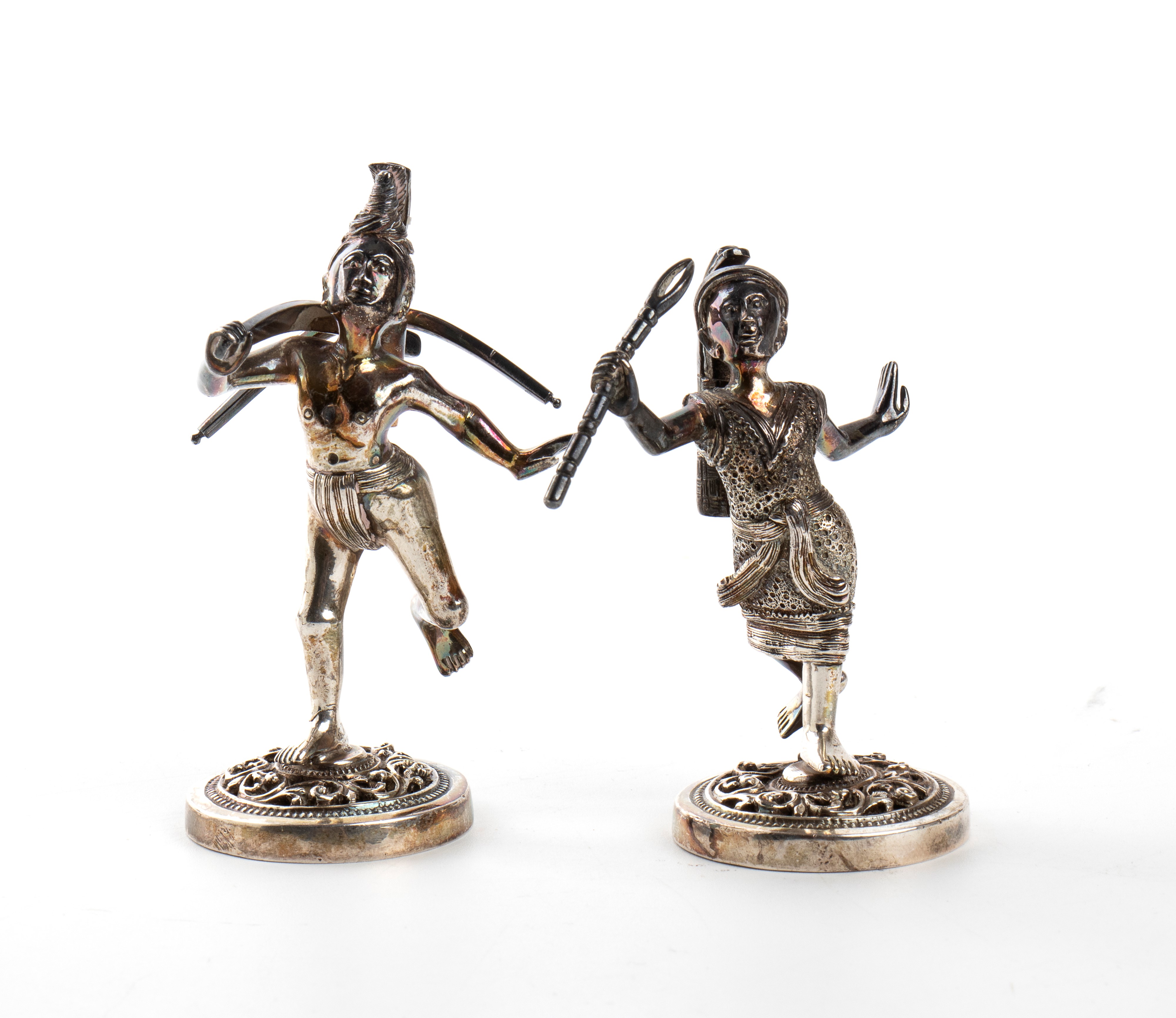 Sculture indiane, Guerrieri armati in argento su base circolare traforata (XIX secolo)