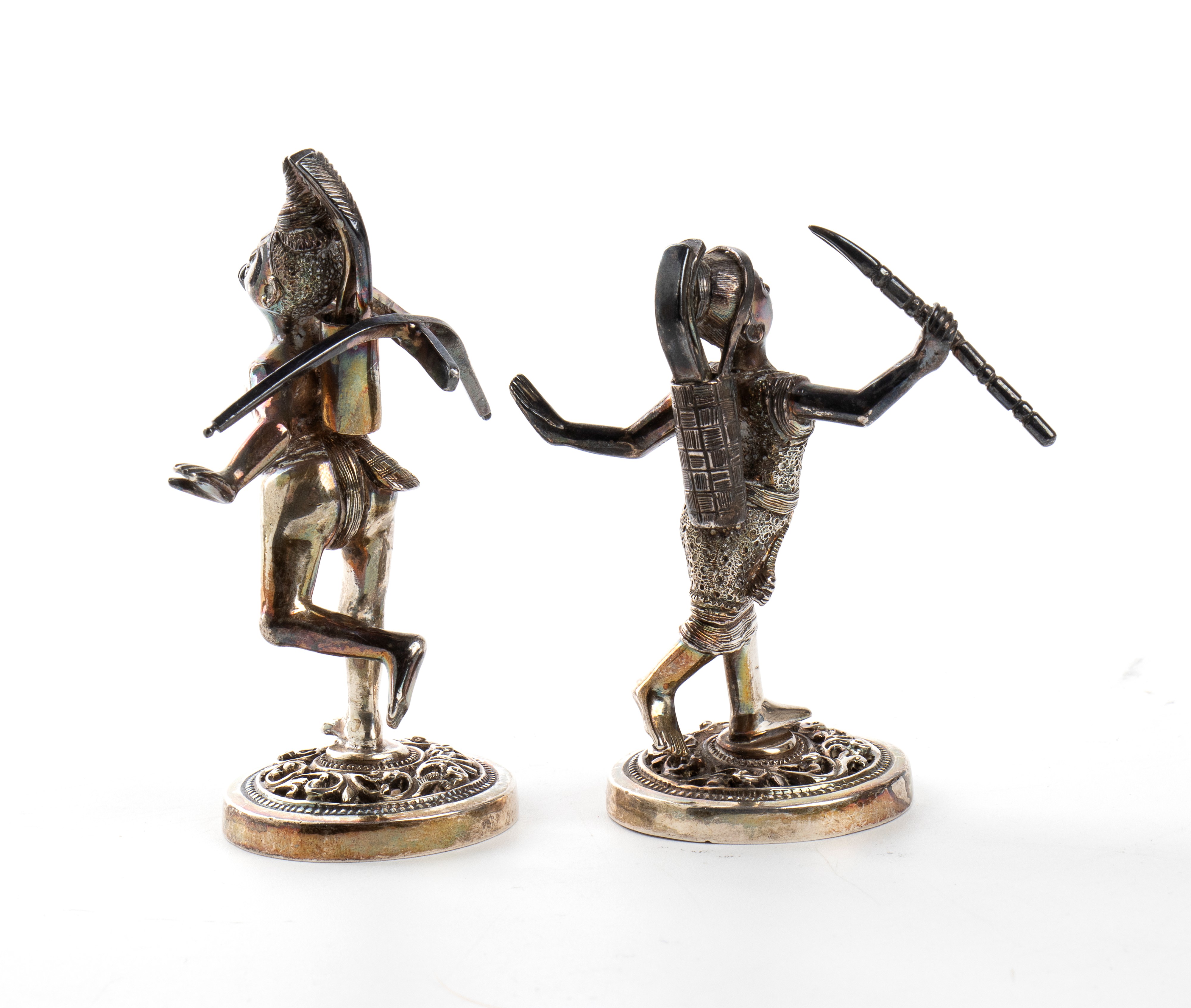 Sculture indiane, Guerrieri armati in argento su base circolare traforata (XIX secolo)