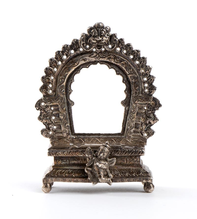 Trono indiano in argento, Piccolo trono indiano (XIX secolo)