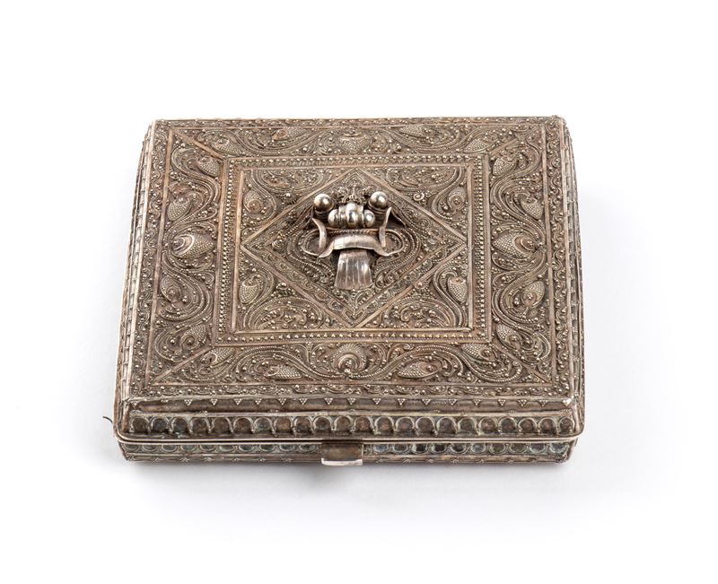 Porta sigarette indiano, argento, con coperchio incernierato