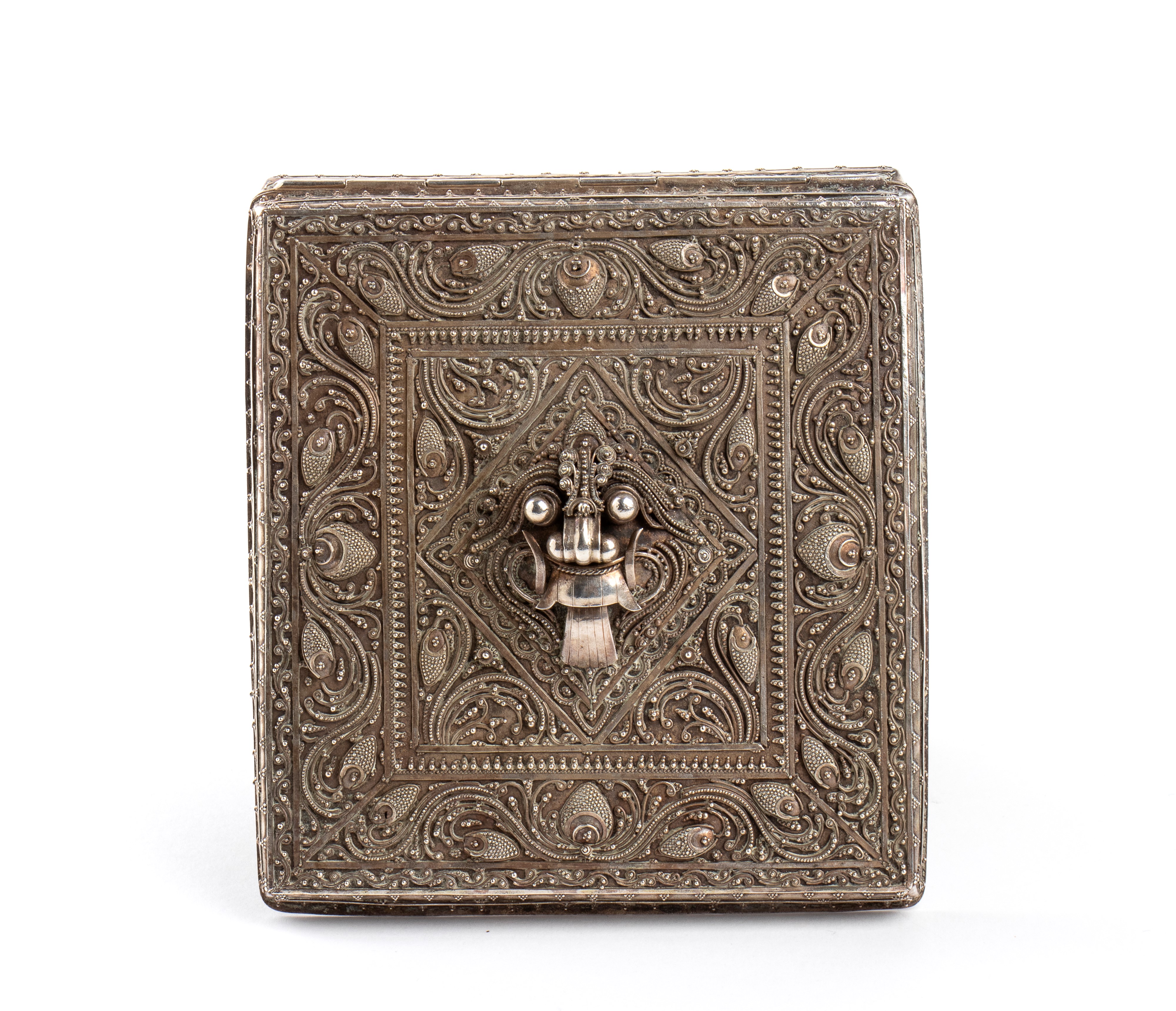 Porta sigarette indiano, argento, con coperchio incernierato