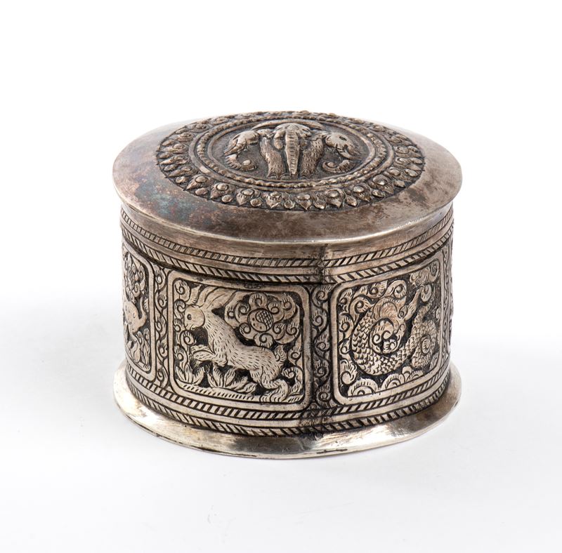 Scatola indiana in argento, XIX secolo