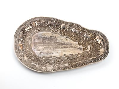 Vassoio indiano in argento, XIX secolo