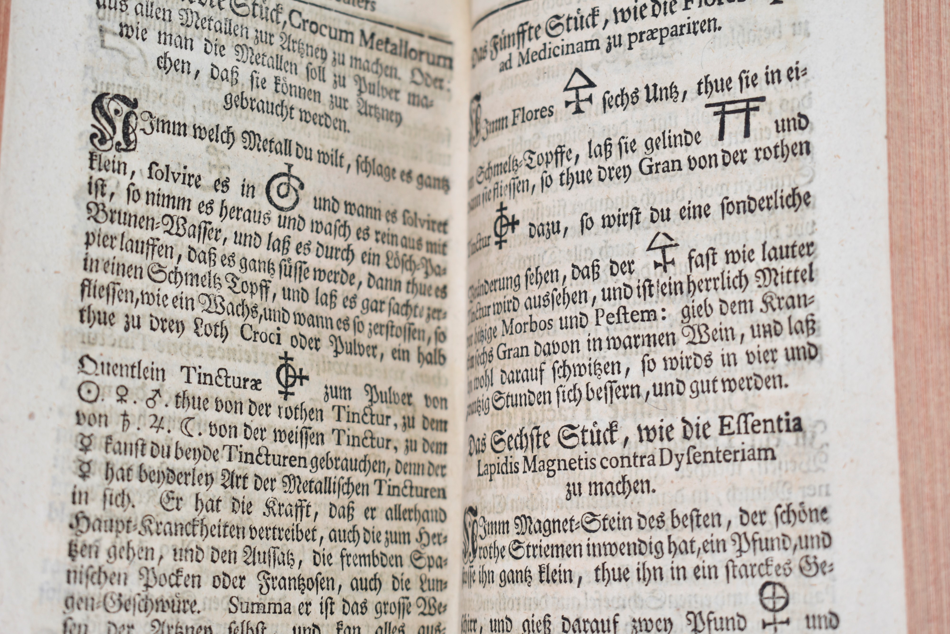 Basilius Valentinus (Basilio Valentino) FR. BASILII VALENTINI, ORDIN, BENEDICT. CHYMISCHE SCHRIFT...