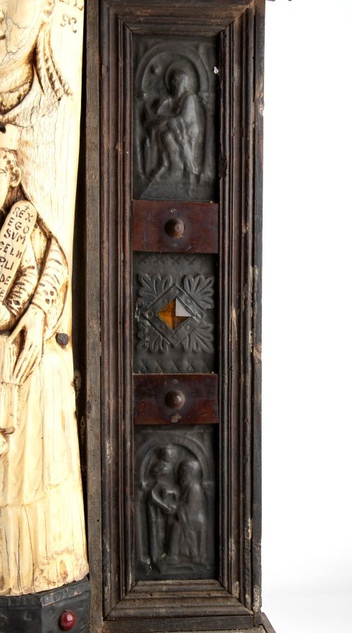 Madonna con Bambino in avorio in stile Romanico Bizantino