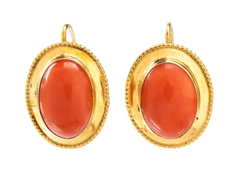 Orecchini, oro giallo 18k e corallo Mediterraneo (Corallum Rubrum)