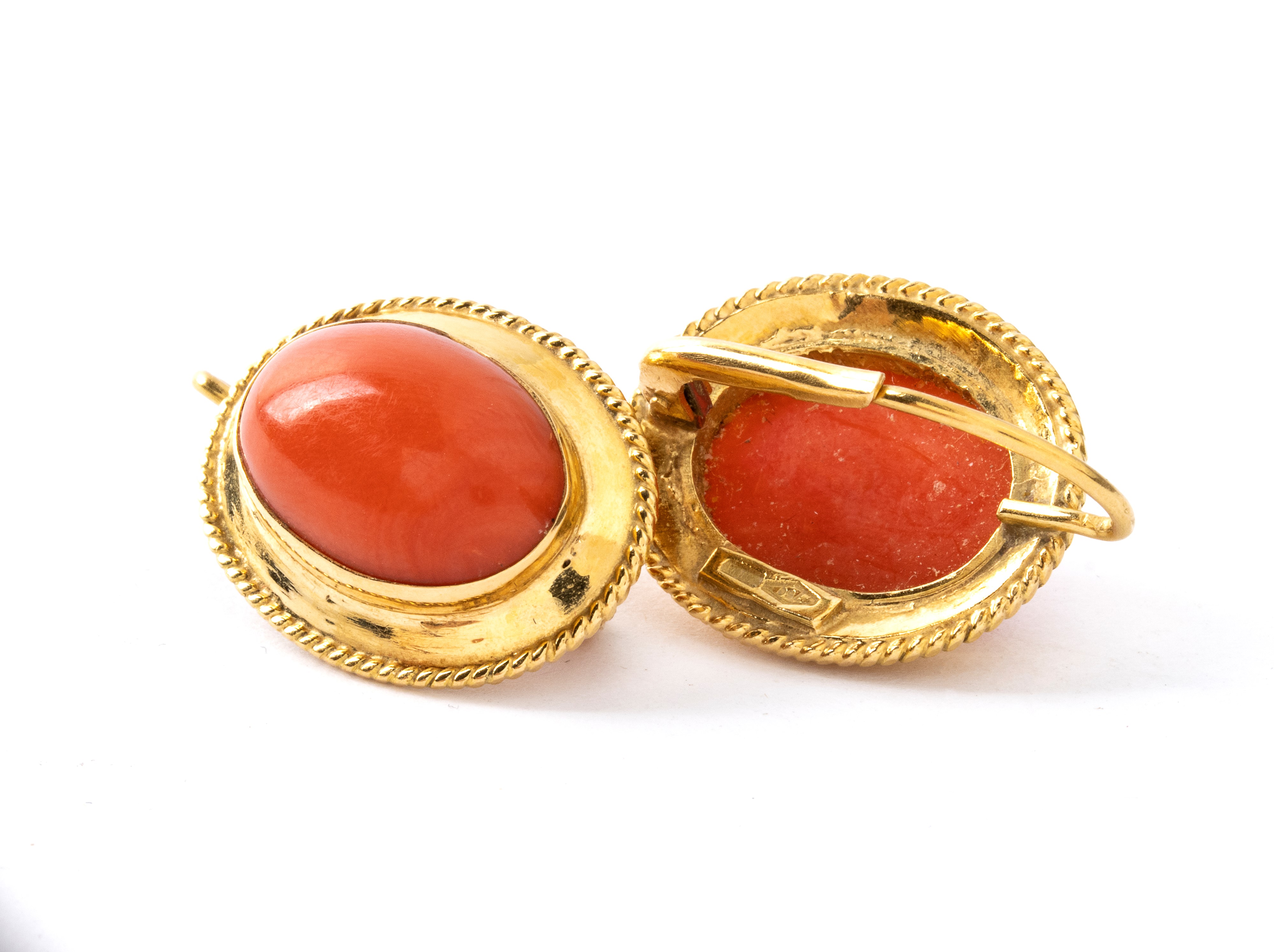 Orecchini, oro giallo 18k e corallo Mediterraneo (Corallum Rubrum)