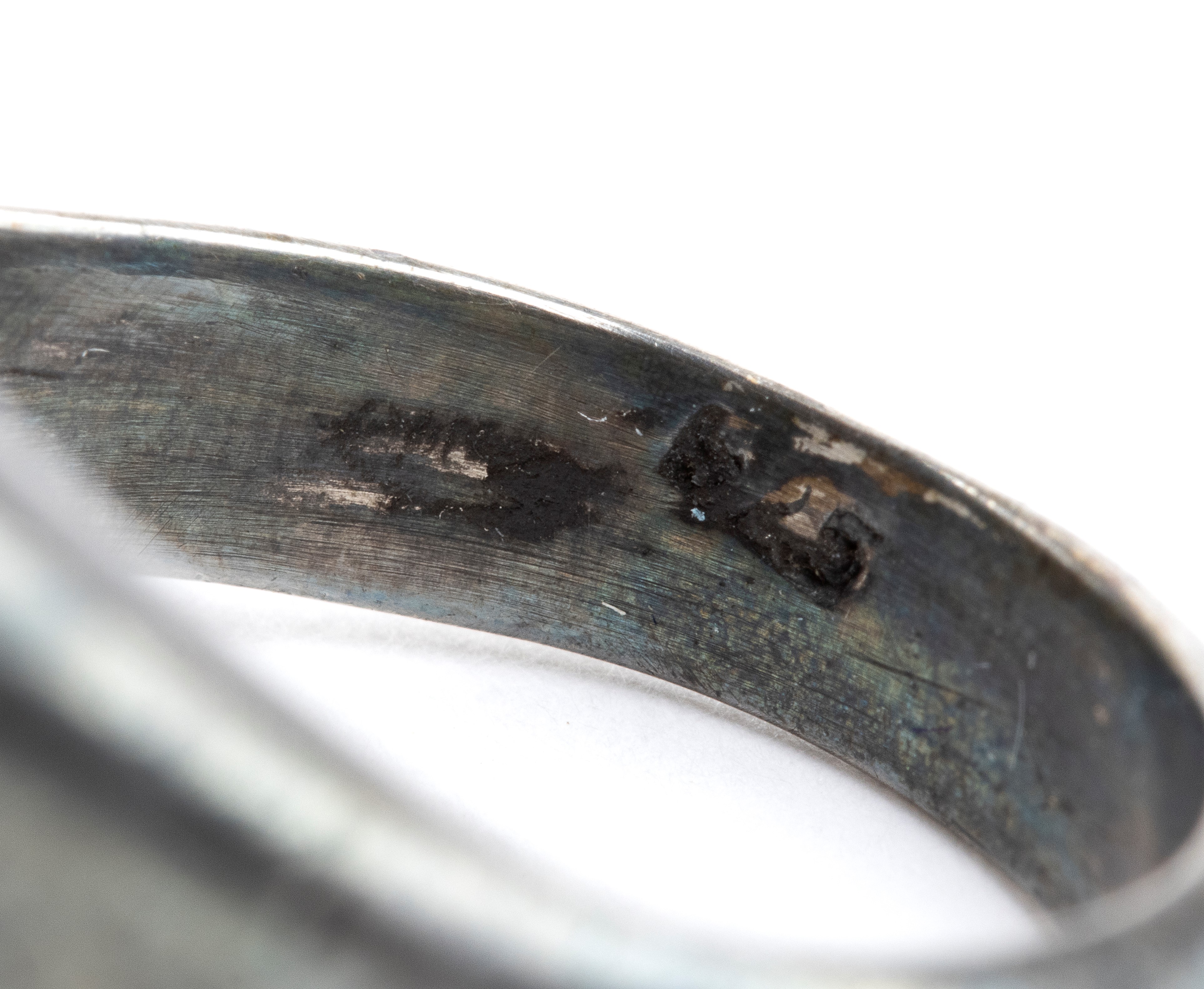 Anello in argento con rubino e diamanti