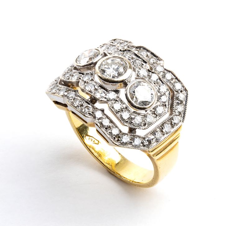 Anello in oro con diamanti