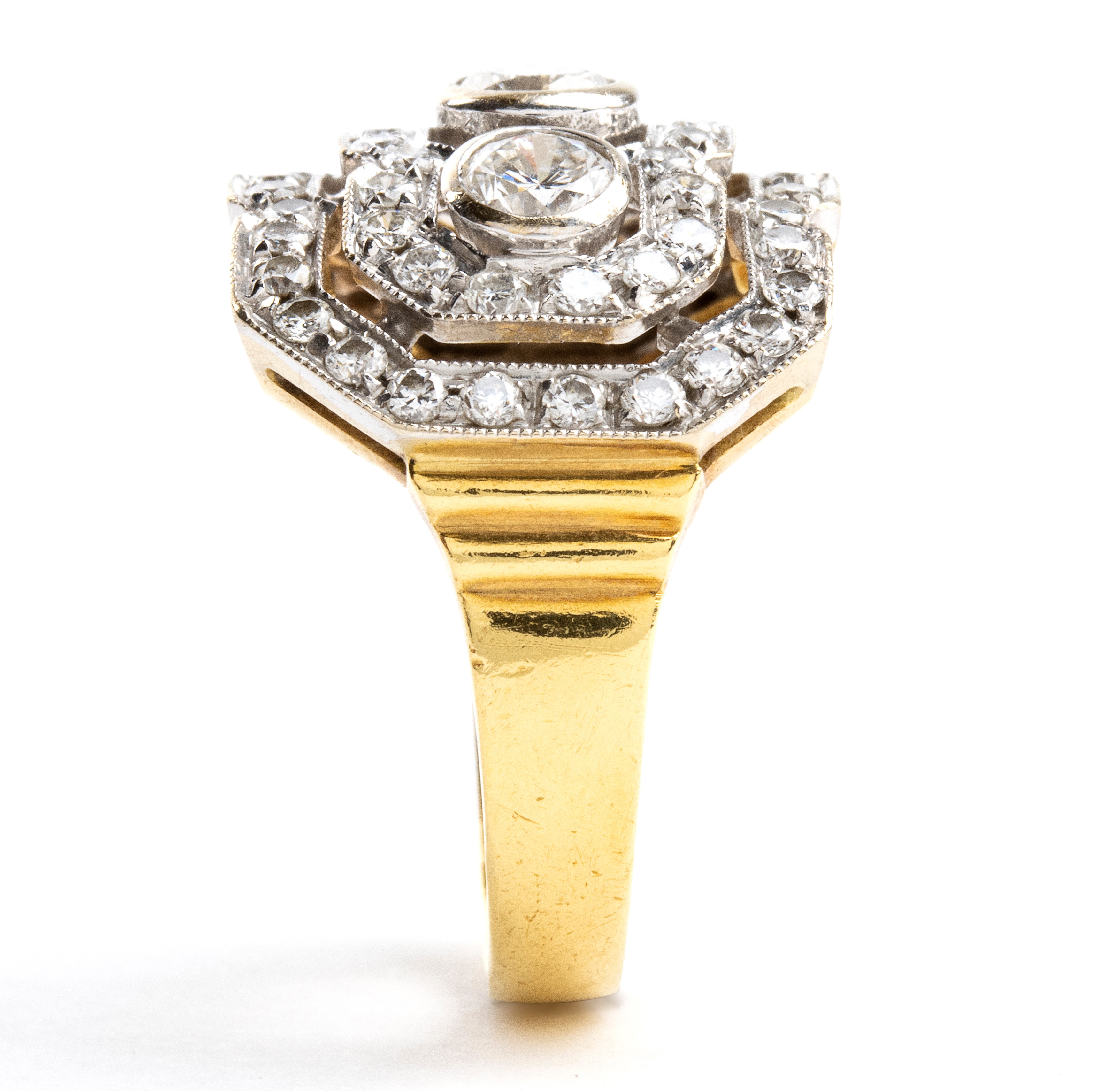 Anello in oro con diamanti