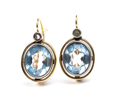 Paio di orecchini, acquamarine e diamanti, oro giallo 18k