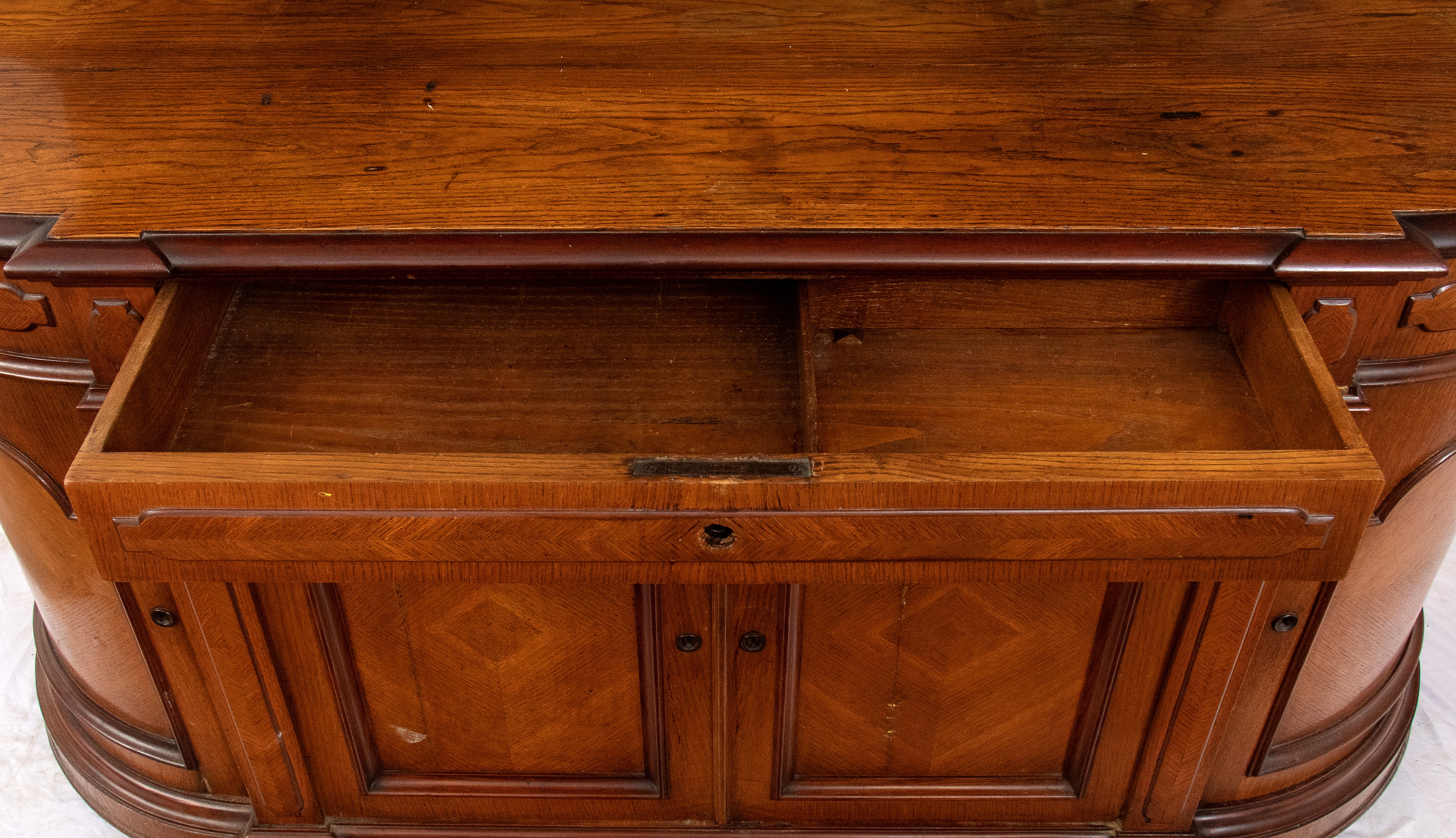 Coppia di credenze francesi, Luigi Filippo