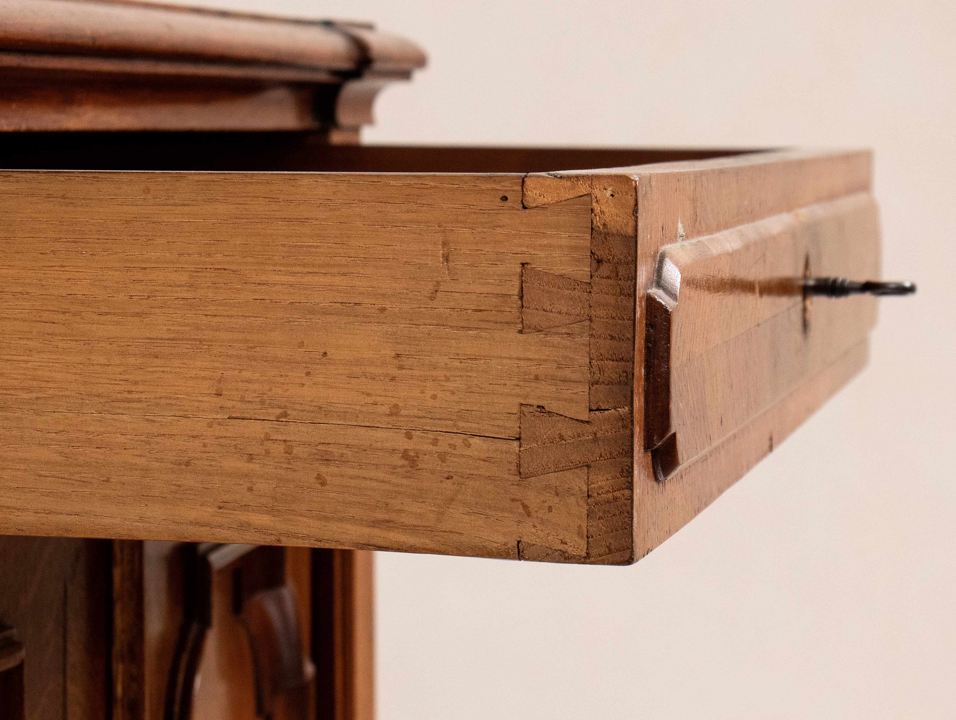 Coppia di credenze francesi, Luigi Filippo