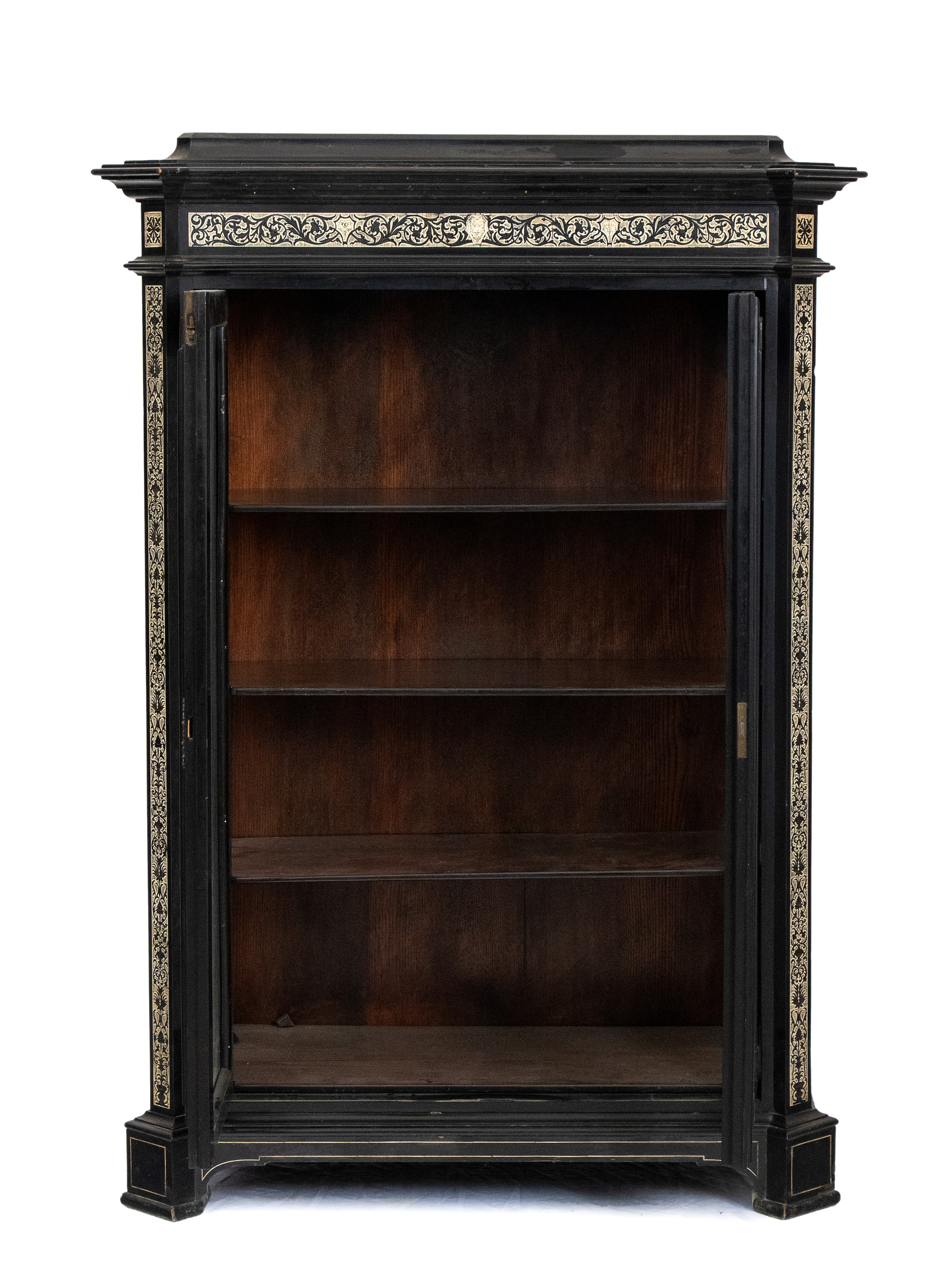 Stipo italiano intarsiato in avorio