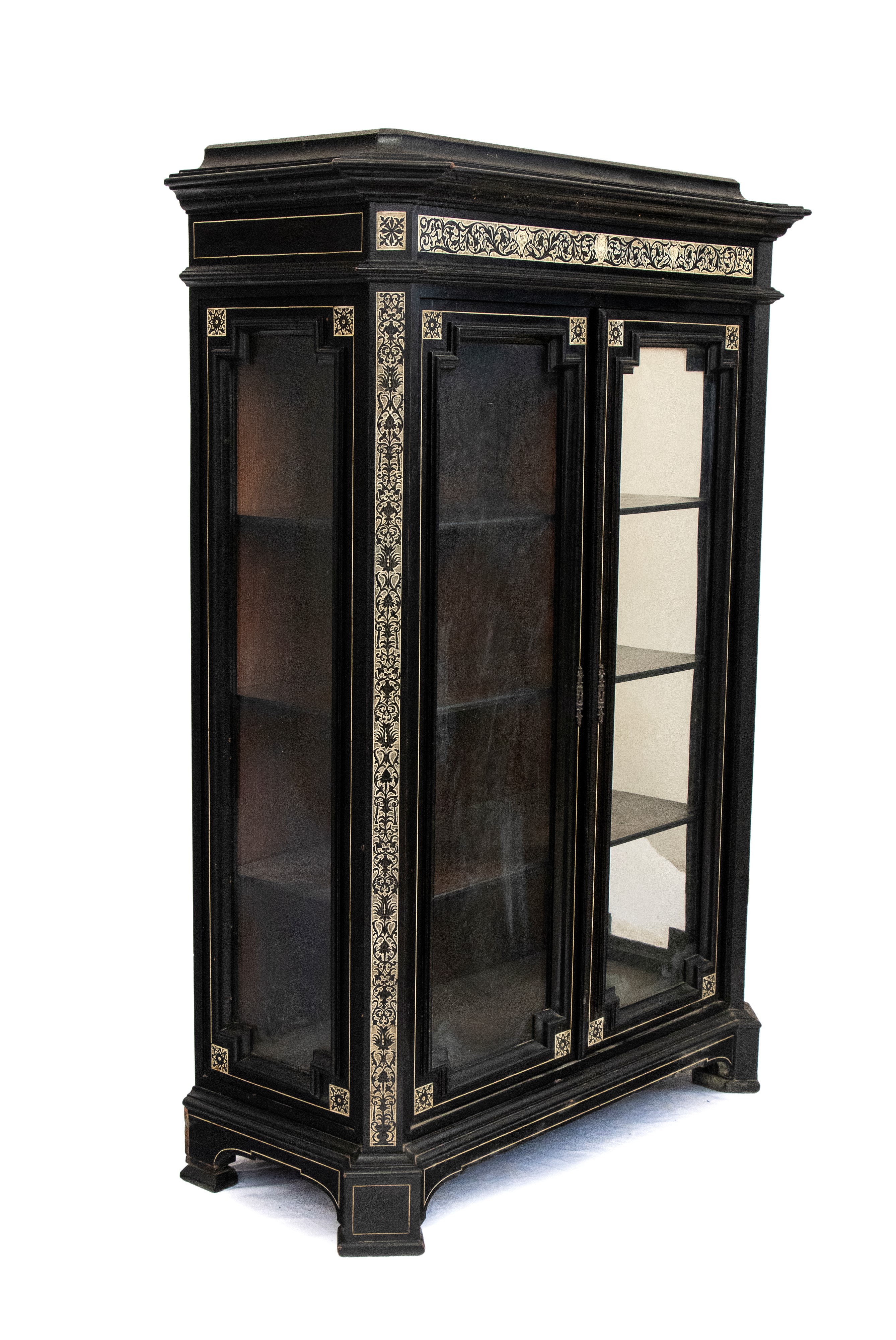 Stipo italiano intarsiato in avorio