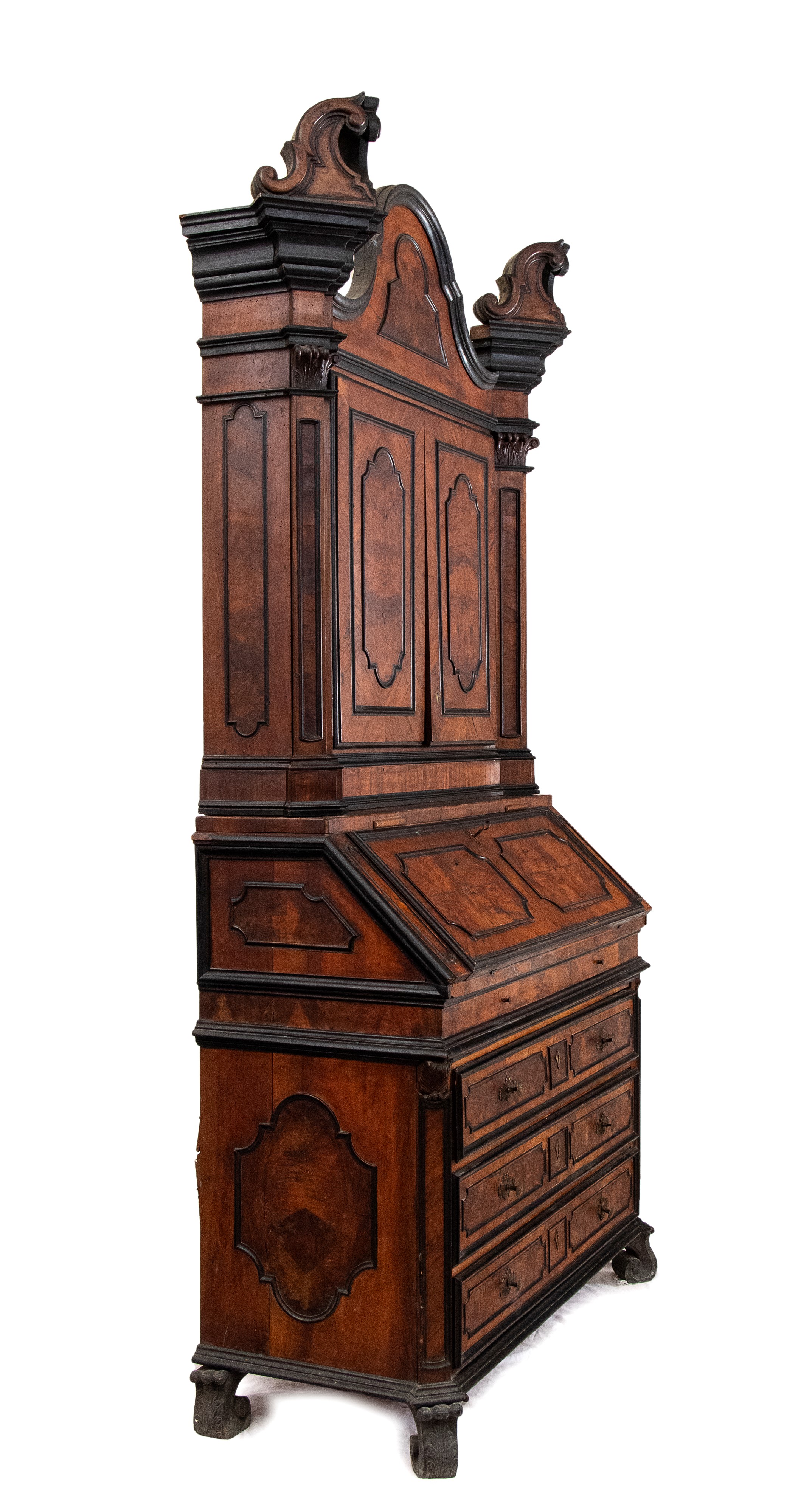 Trumeau italiano in noce con intarsi in avorio