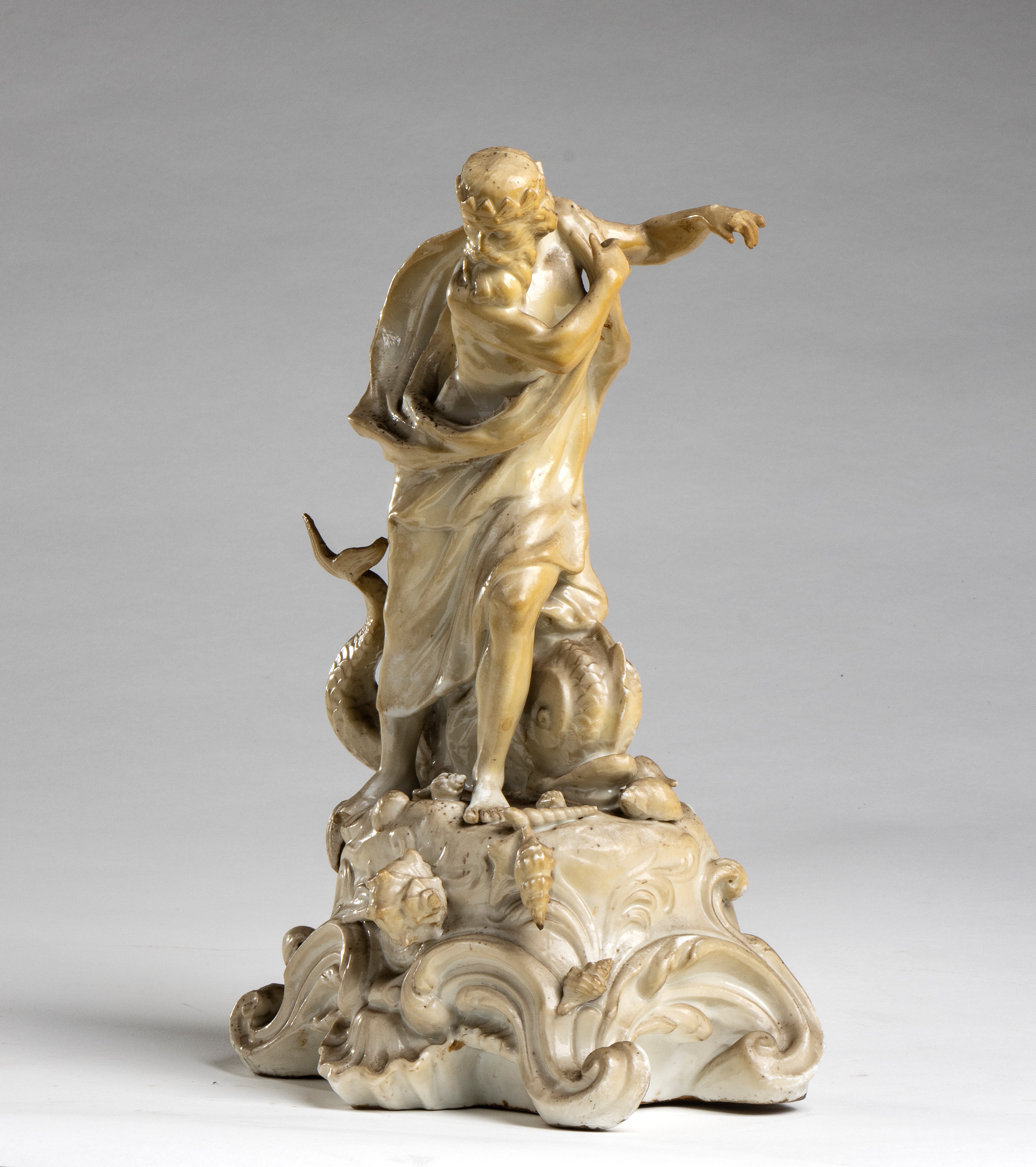 Scultura Austriaca Raffigurante Poseidone
