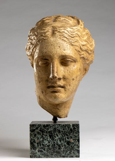 Scultura Italiana Raffigurante Igea