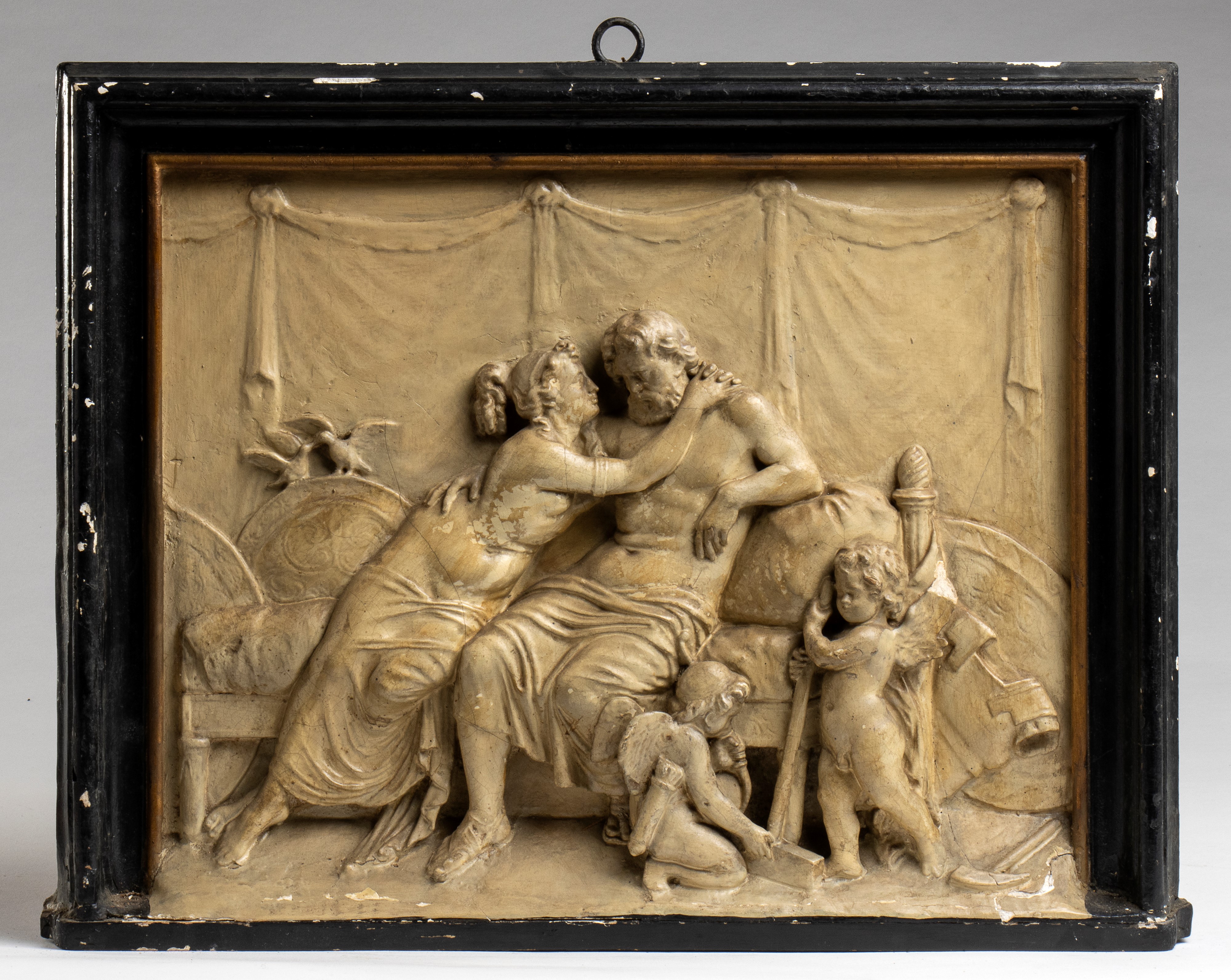 Coppia di Bassorilievi Italiani in Gesso con Scene Mitologiche