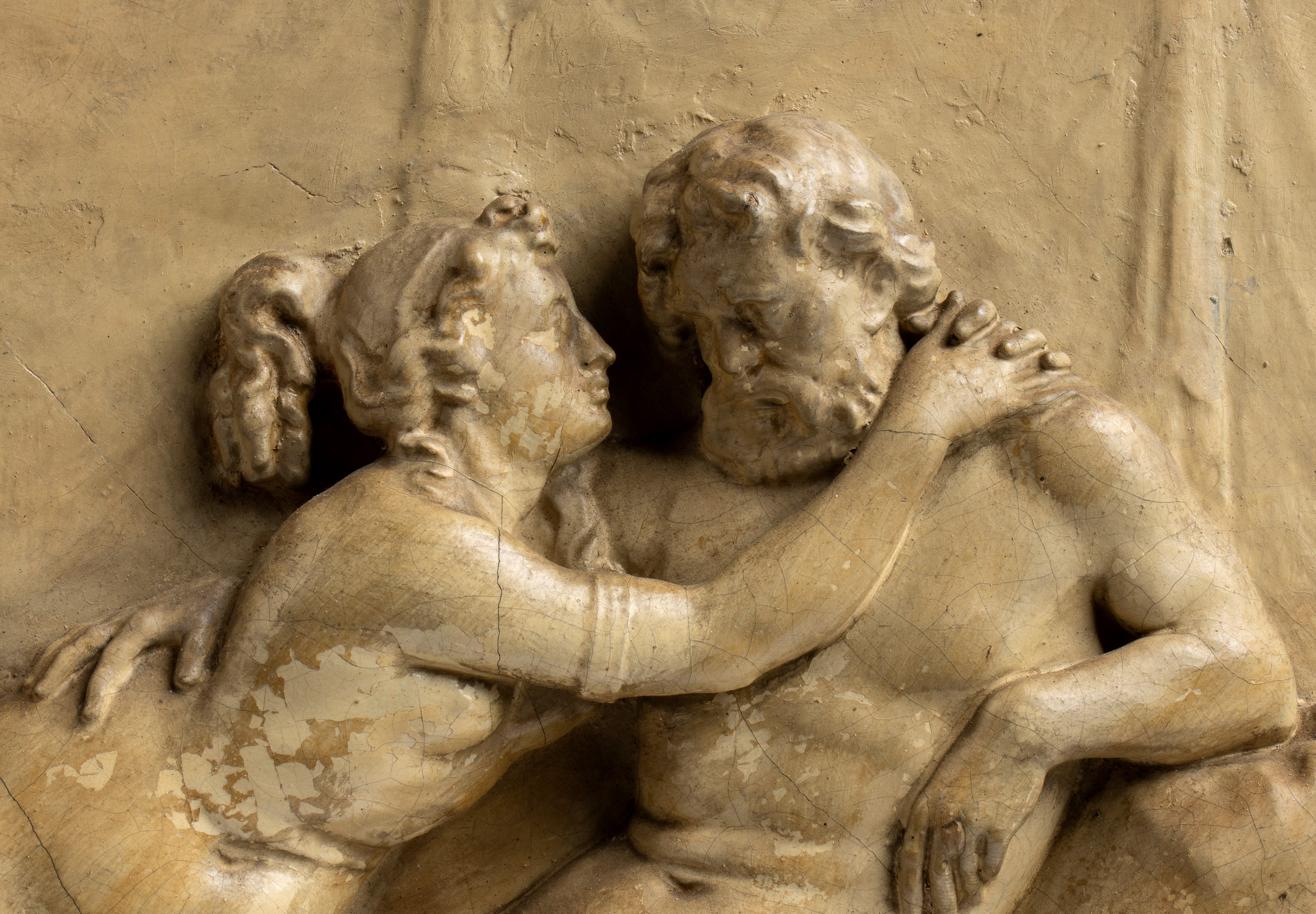 Coppia di Bassorilievi Italiani in Gesso con Scene Mitologiche