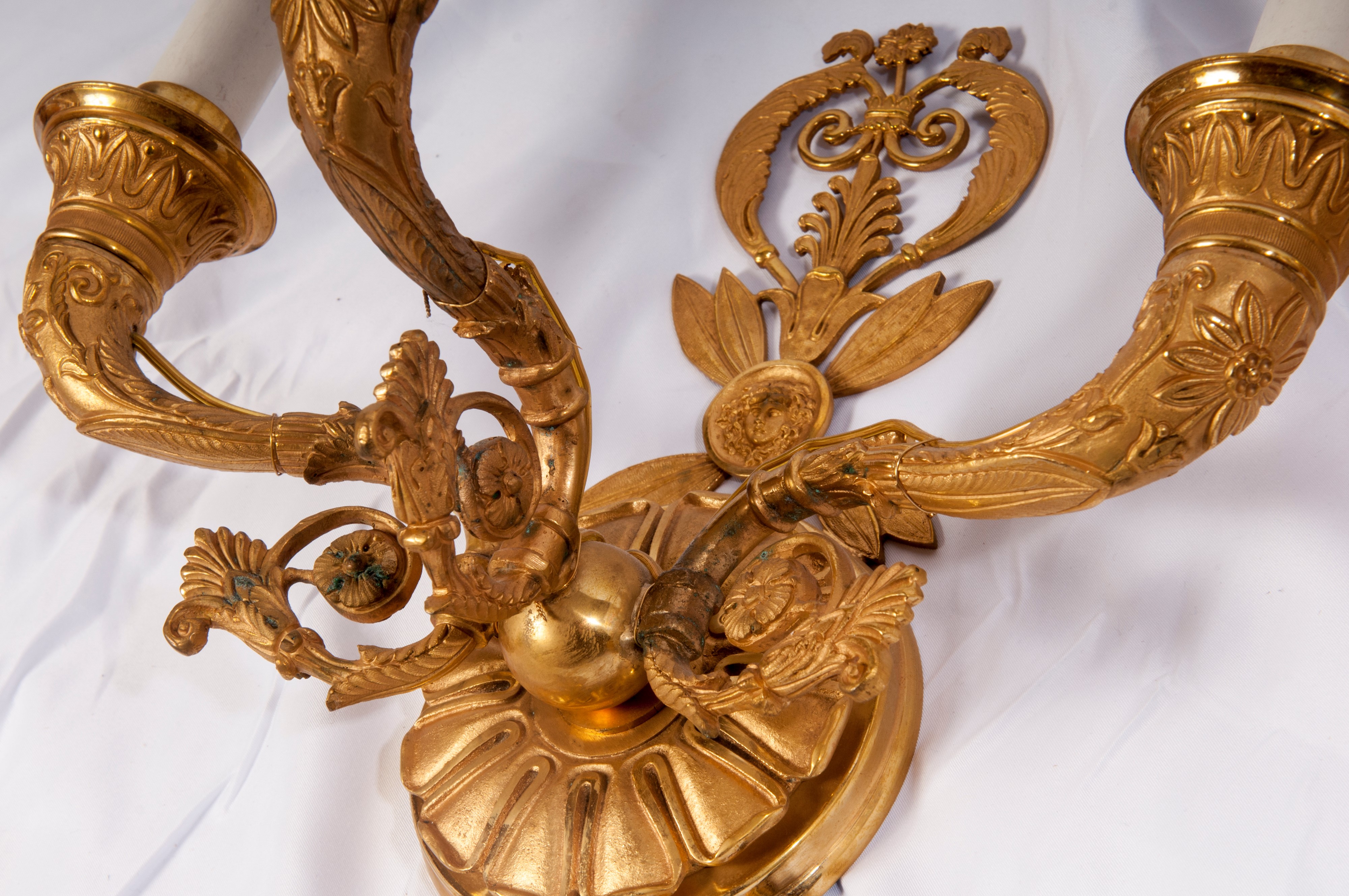 Lotto di otto appliques da muro