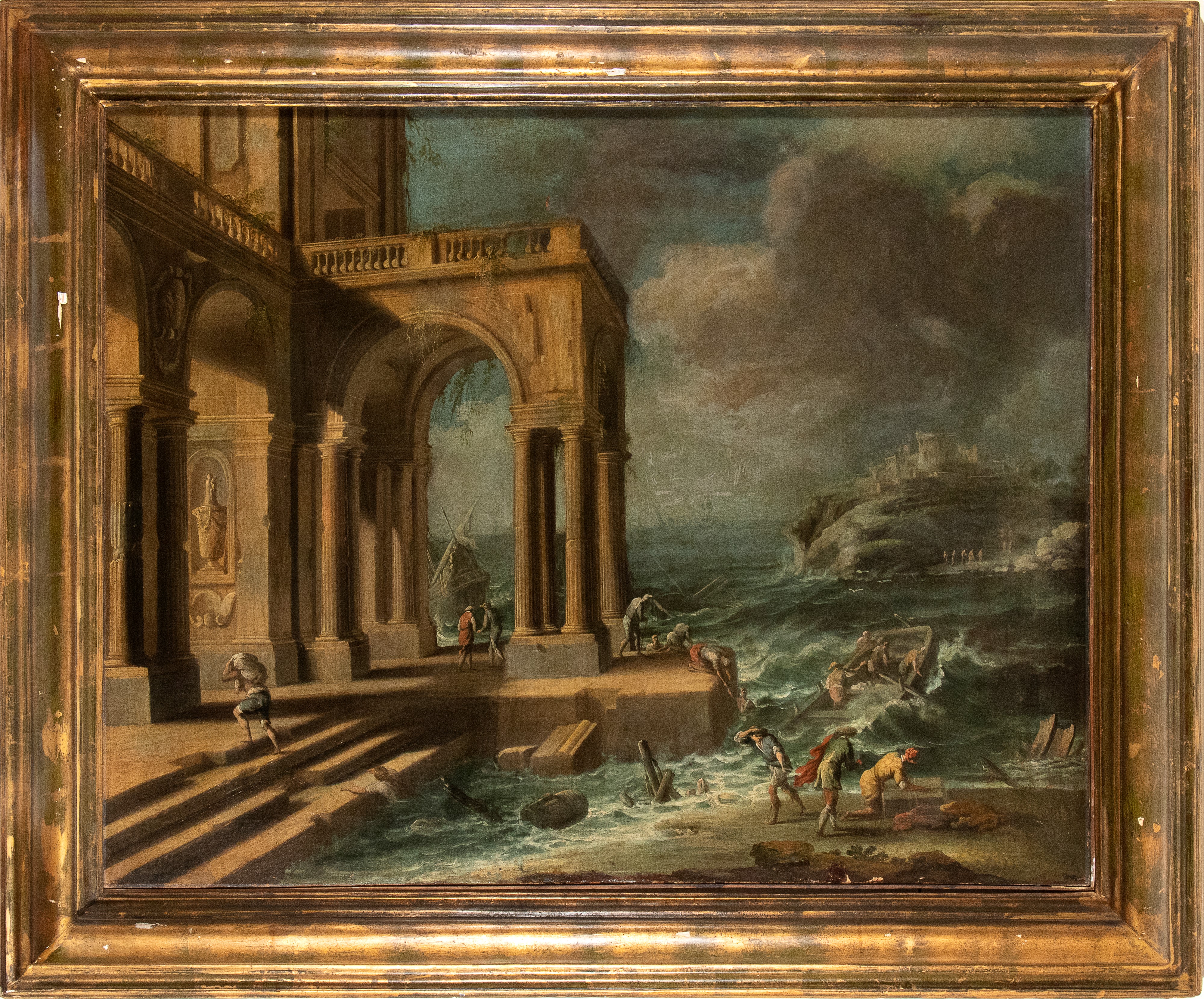 Capriccio costiero con marina in tempesta, edificio con portico, imbarcazioni e figure