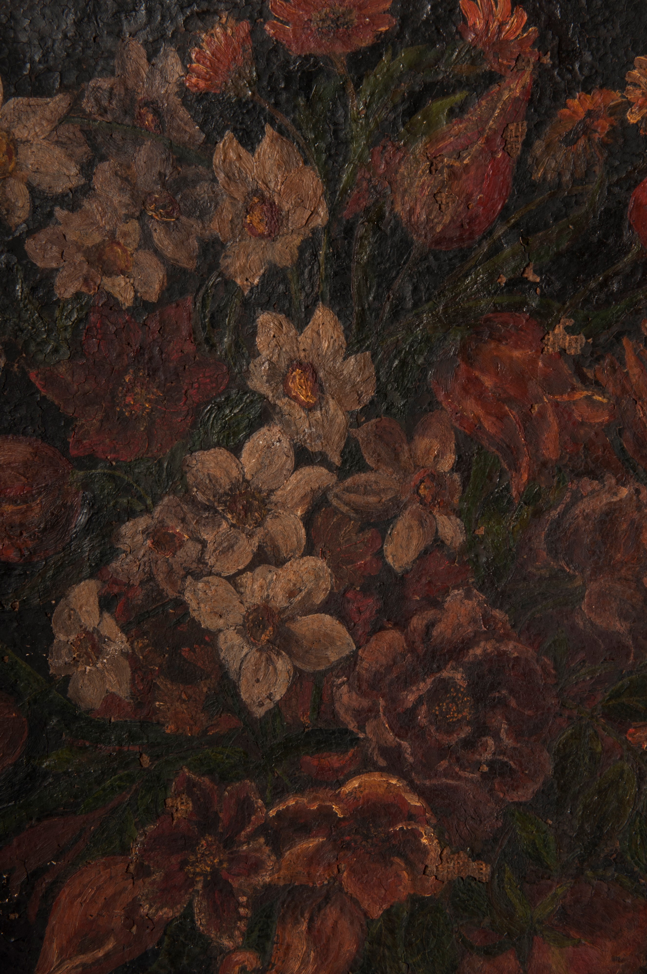 Lotto di due vasi con fiori