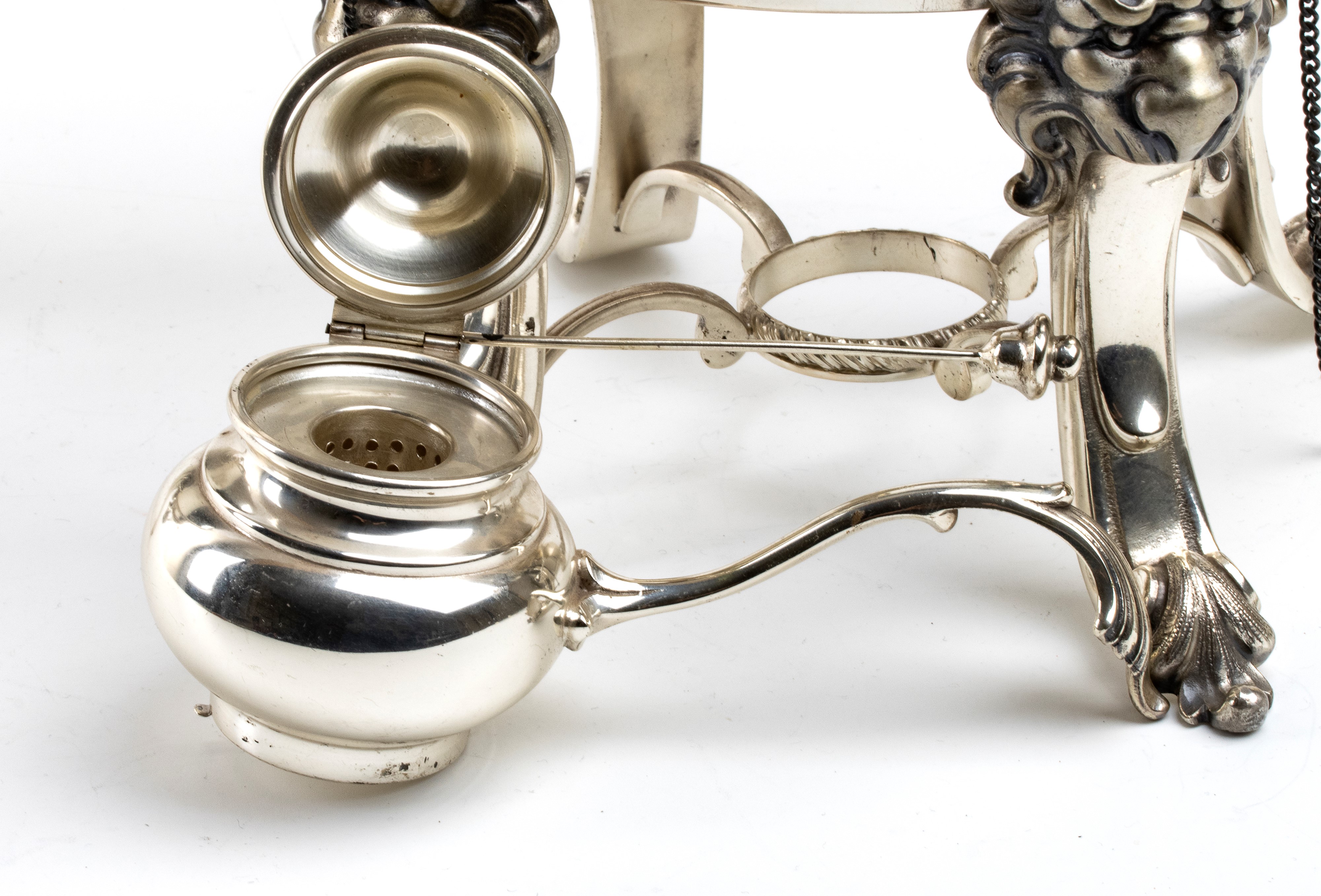 Samovar italiano in argento, argento 800/1000 (punzone “800”), XX secolo