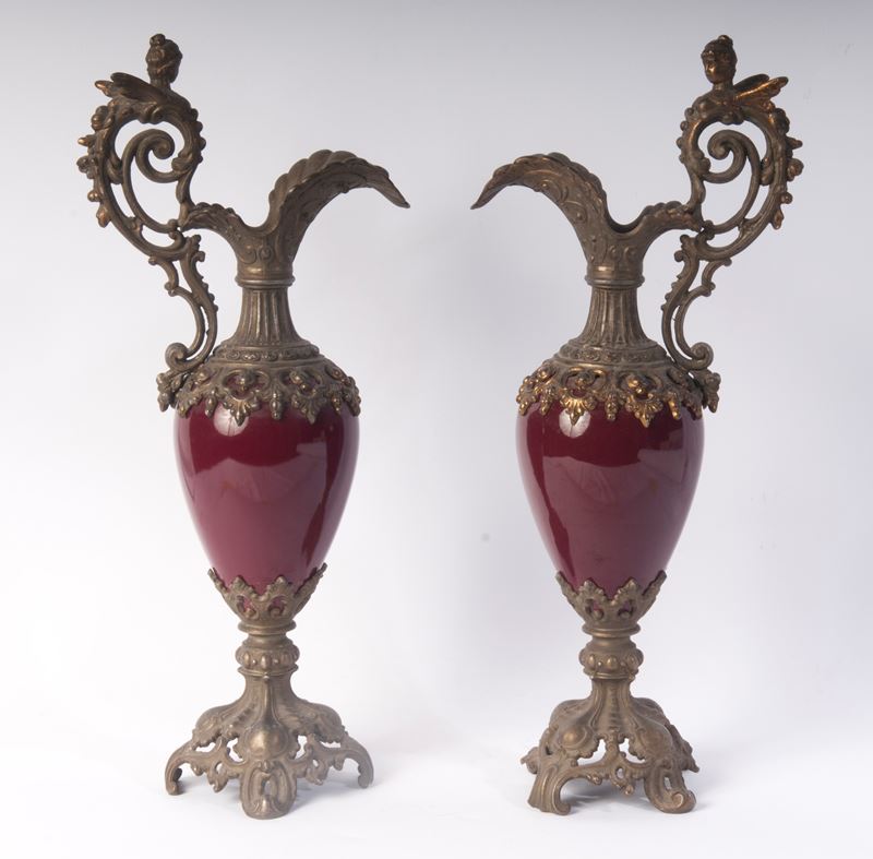 Coppia Vasi a Versatoio in Bronzo e Ceramica