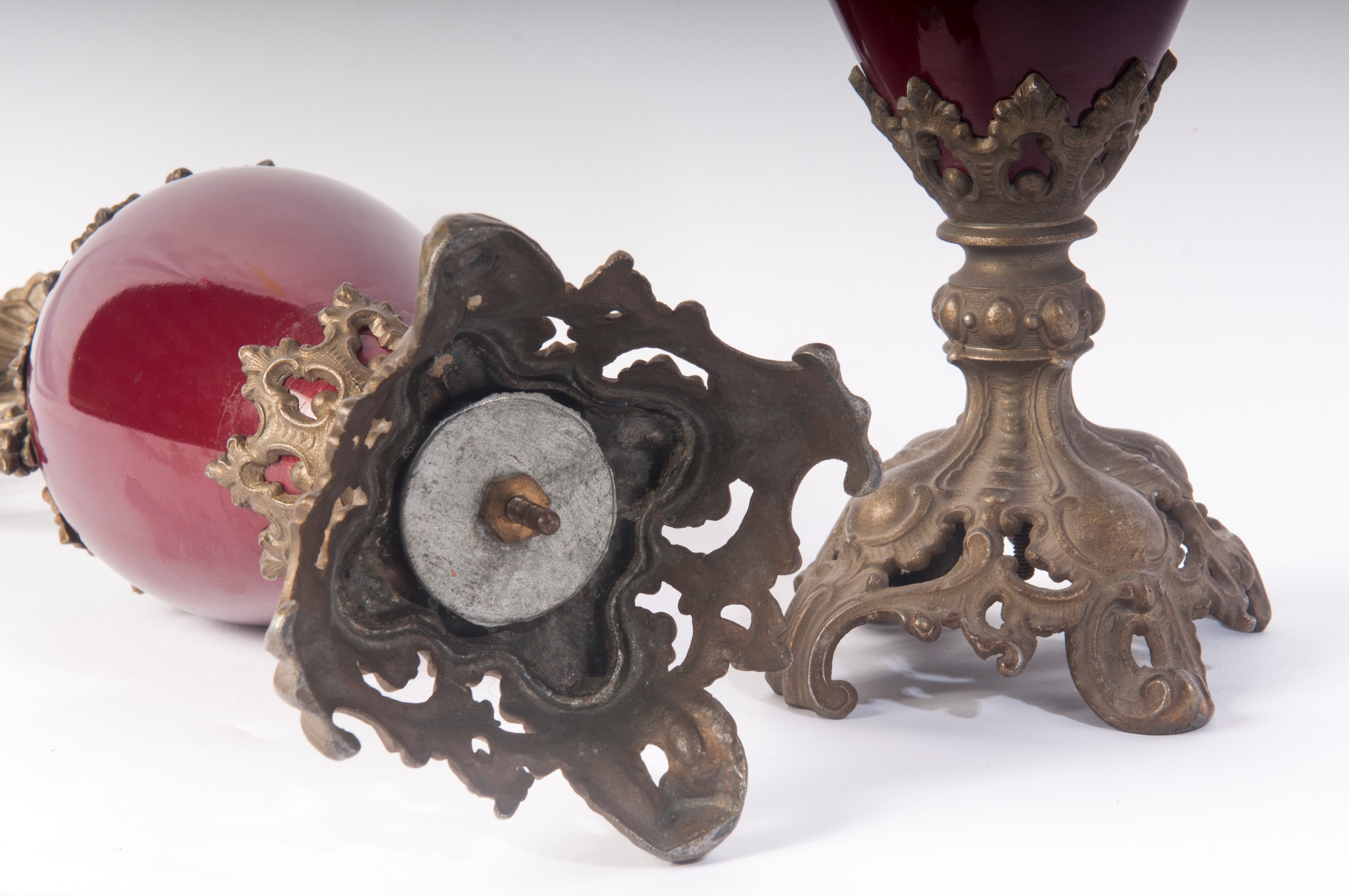 Coppia Vasi a Versatoio in Bronzo e Ceramica
