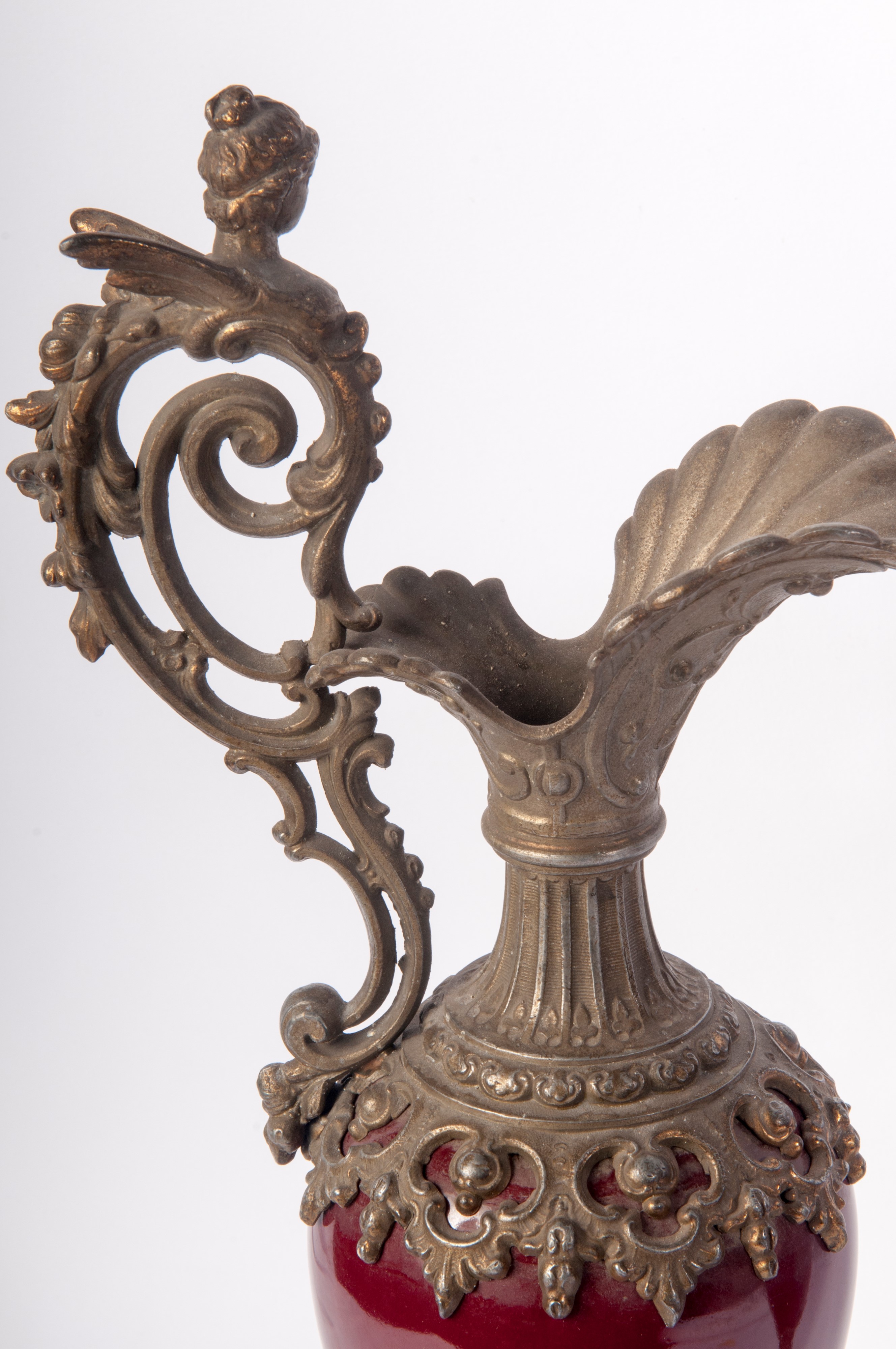 Coppia Vasi a Versatoio in Bronzo e Ceramica