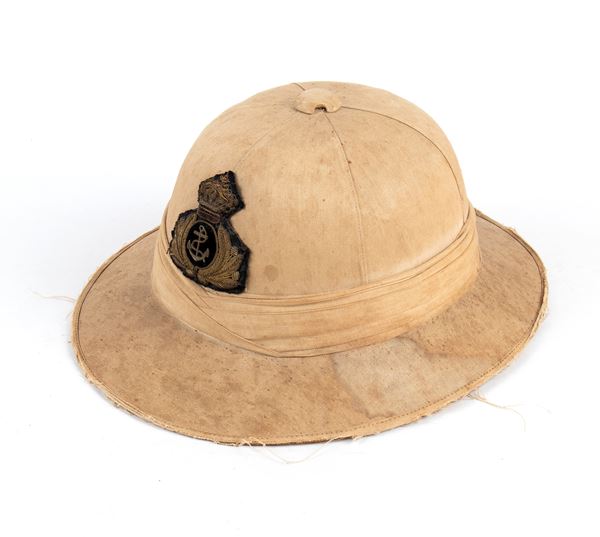 Italy, Kingdoma, a Royal Navy officer's pith helmet