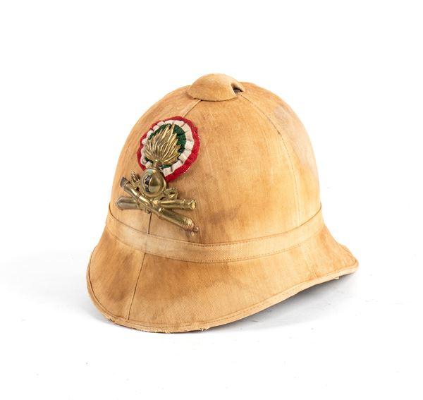 A Italo Turkish war horse artillery pith helmet