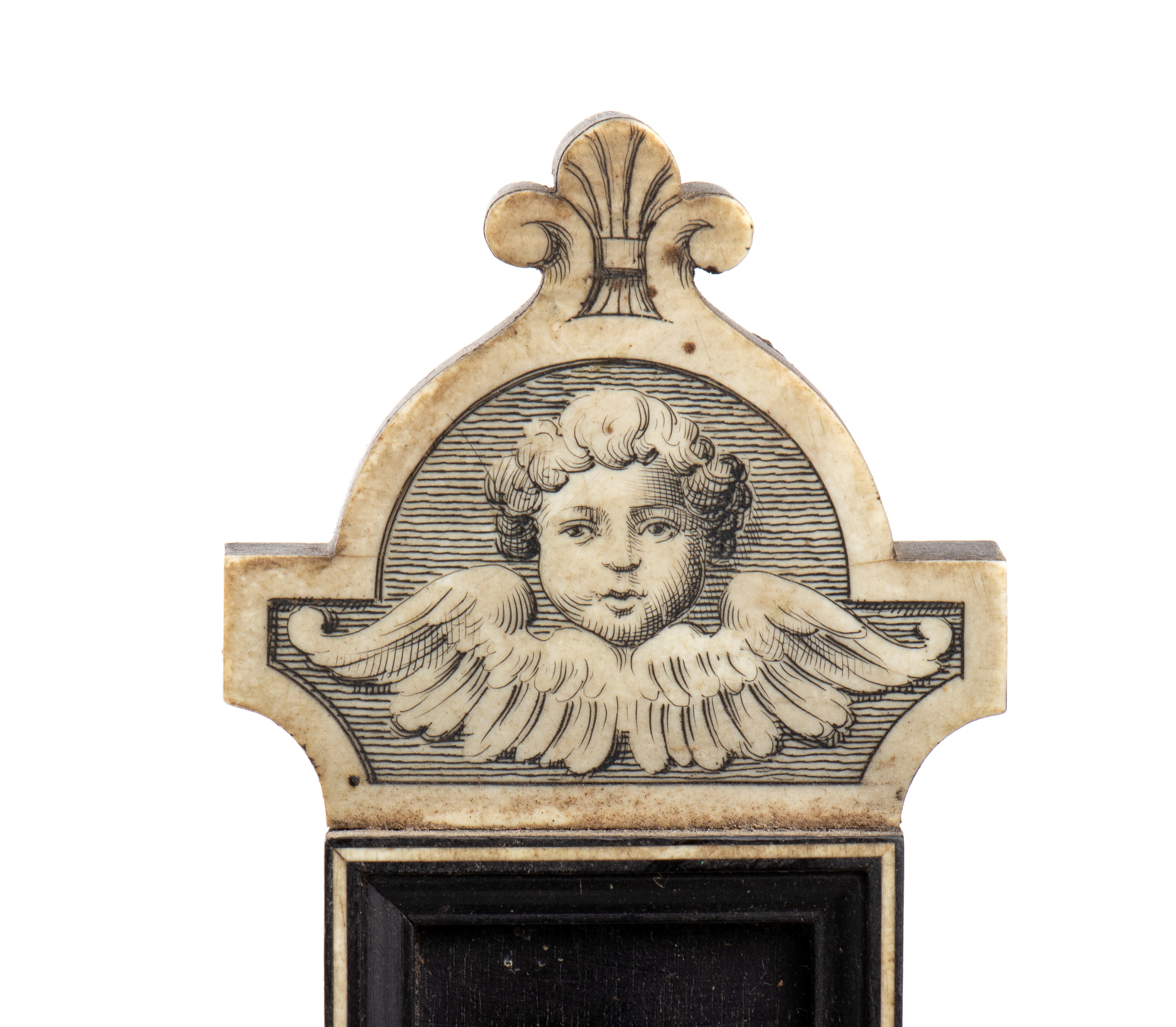 Croce in legno, marmo, lapislazzuli e osso