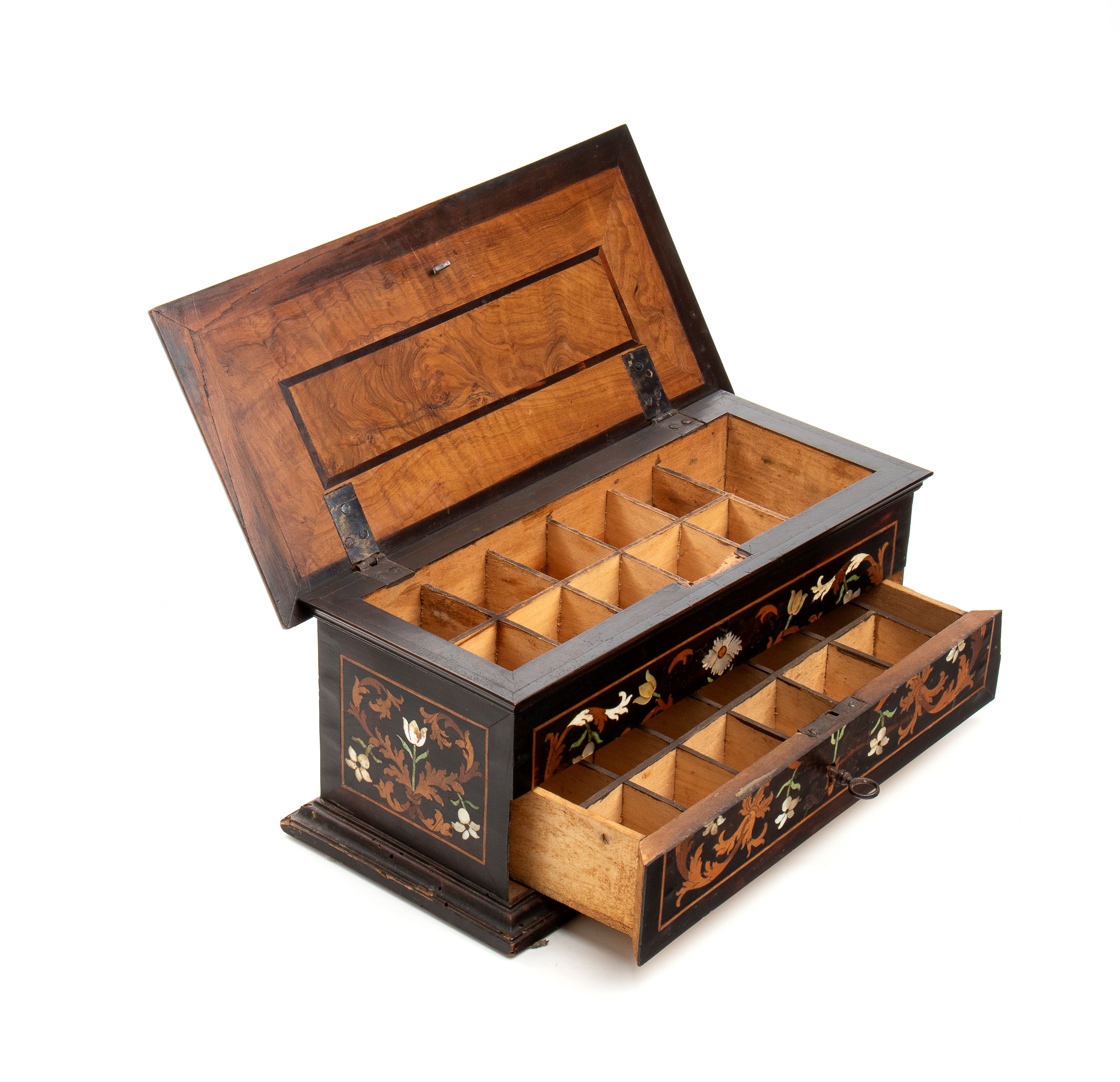 Cofanetto italiano in legno e madreperla