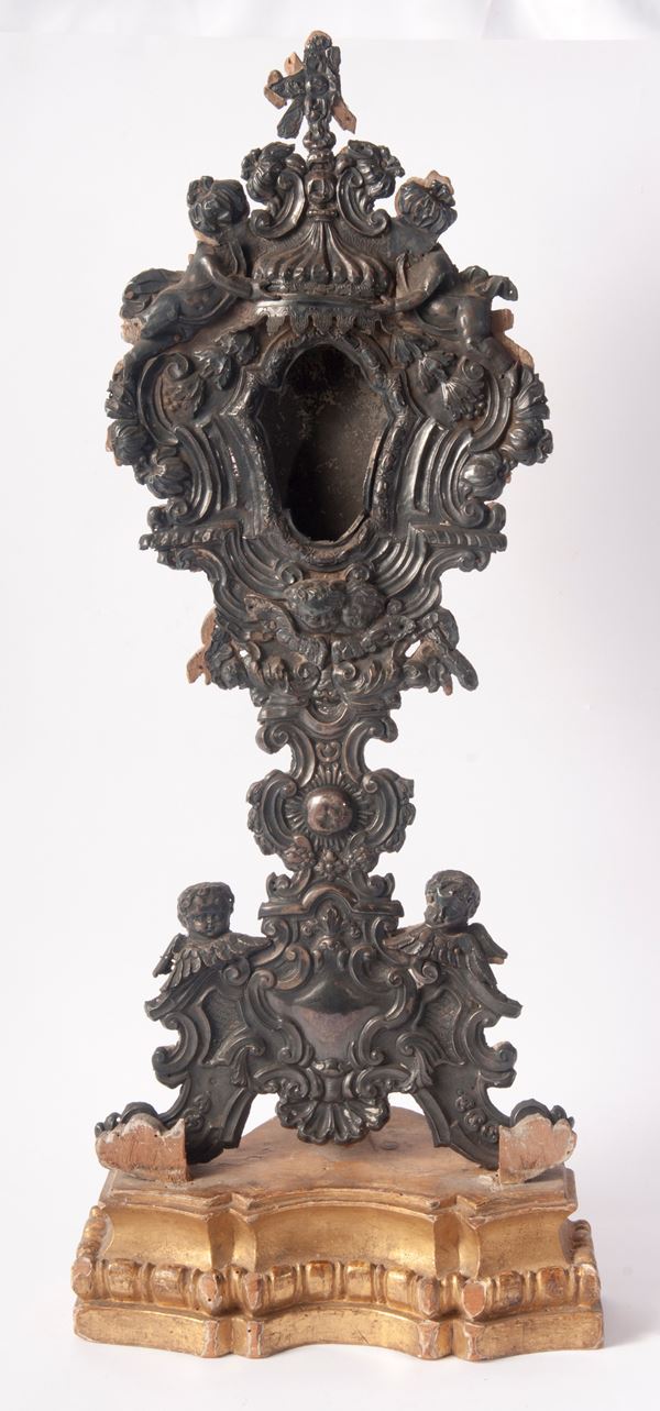 Relic holder