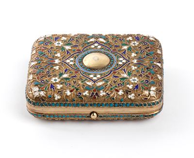 Mosca, 1889 — Tabacchiera russa rettangolare in argento dorato e smalti policromi cloisonné