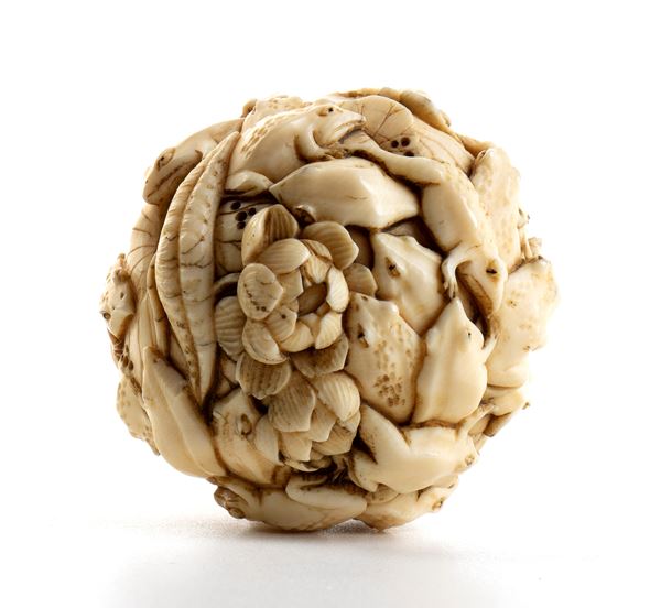 Japanese ivory Daruma toad ball