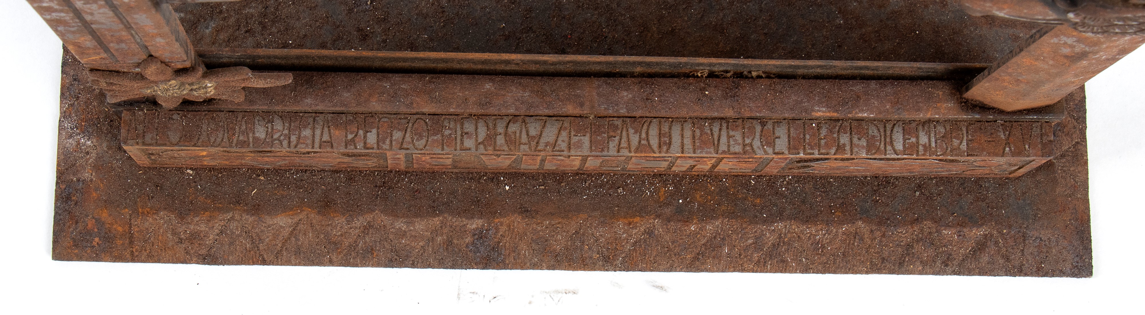 Toglifango in Ferro Battuto con Simbologie del Ventennio