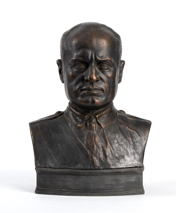 A benito Mussolini's bronze portrait