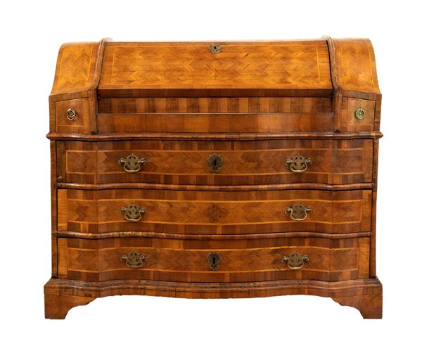 Italian walnut bureau, Louis XV