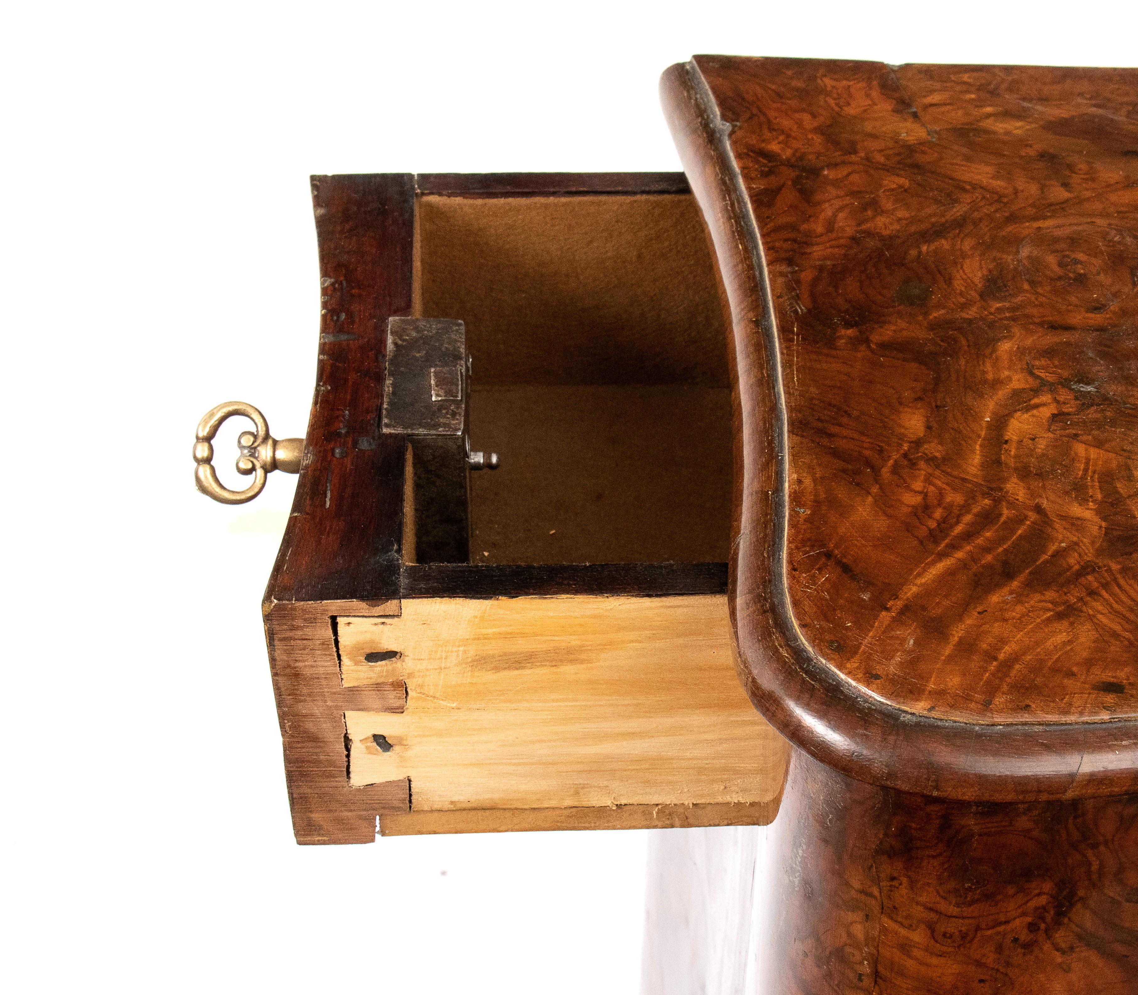 Inginocchiatoio italiano in radica di noce, Luigi XV