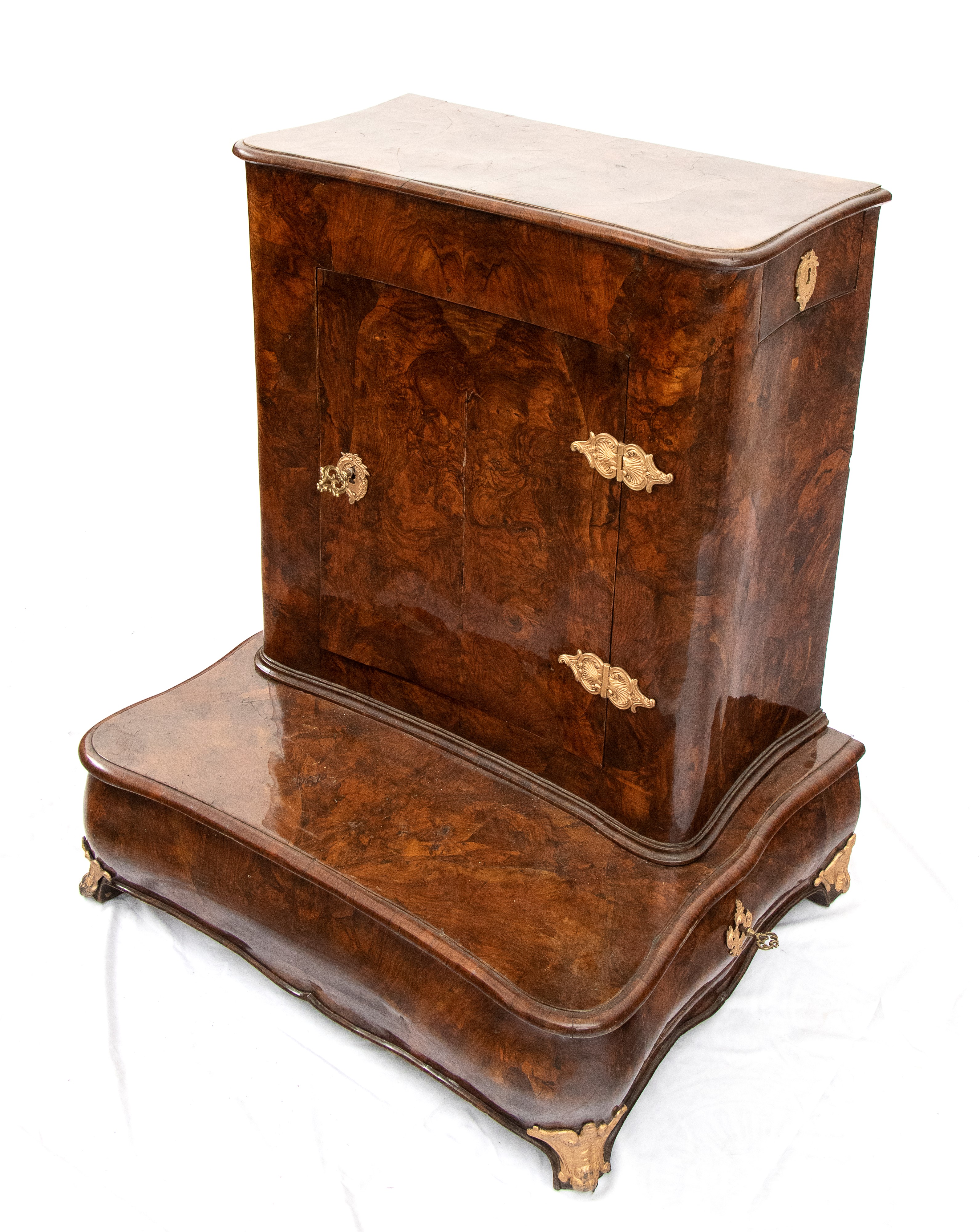 Inginocchiatoio italiano in radica di noce, Luigi XV