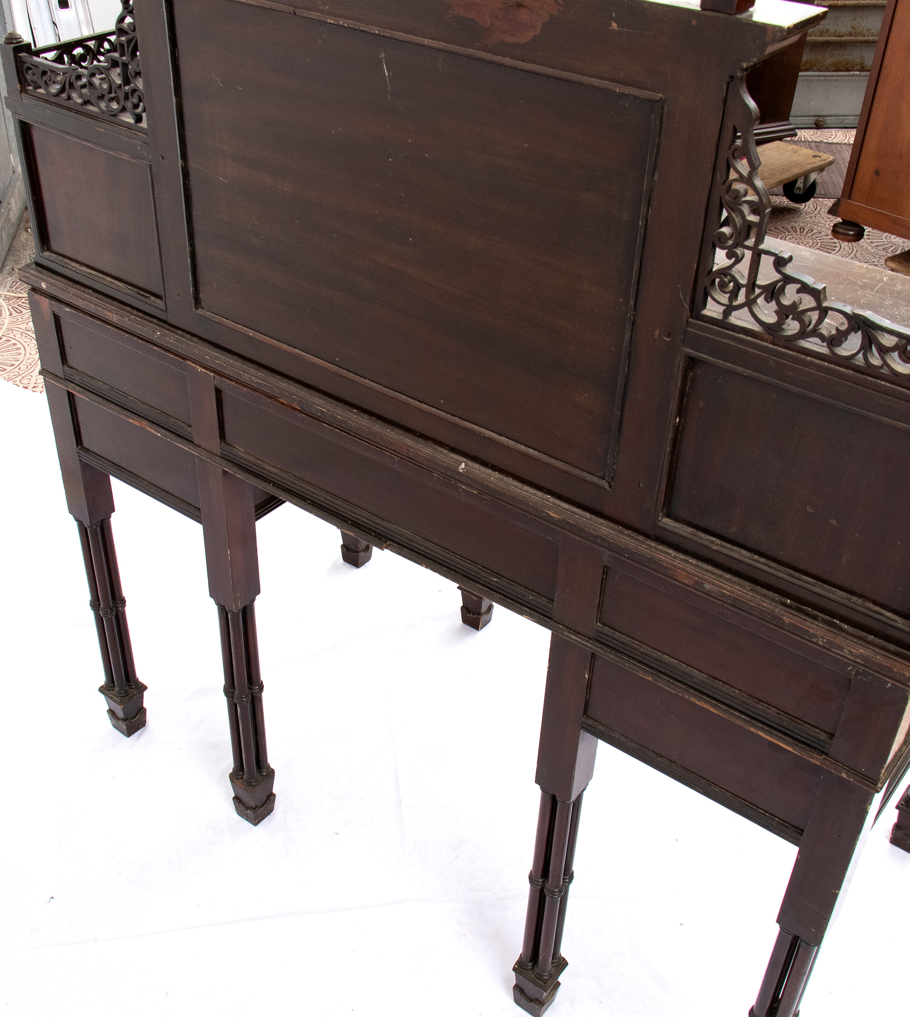 Scrivania toletta inglese in stile Chippendale