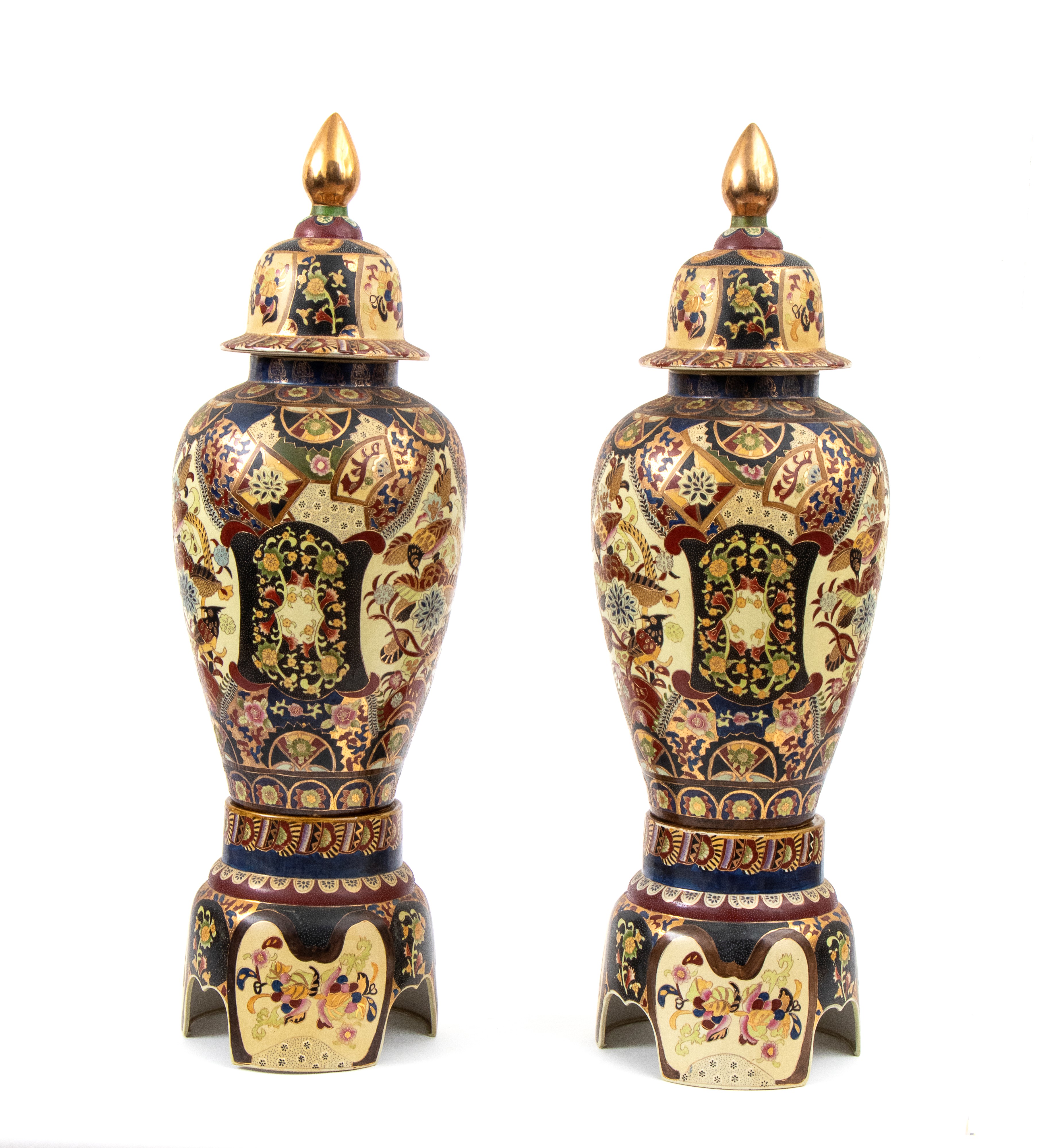 Coppia di grandi potiches