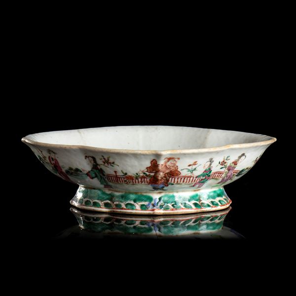 Porcelain bowl with polychrome enamel decoration China