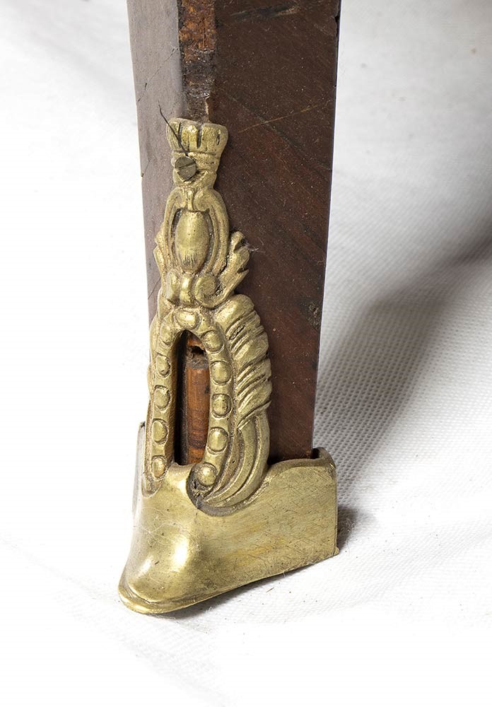 Cassettone italiano intarsiato