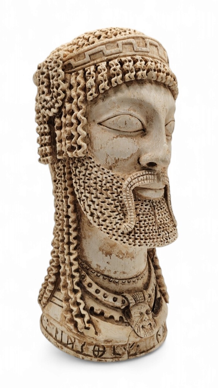 Scultura bifacciale in avorio