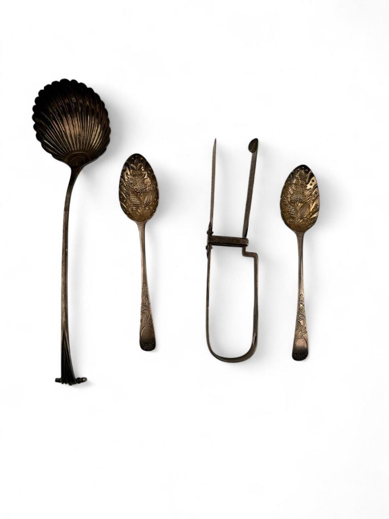 Gruppo di posate in argento georgiane inglesi