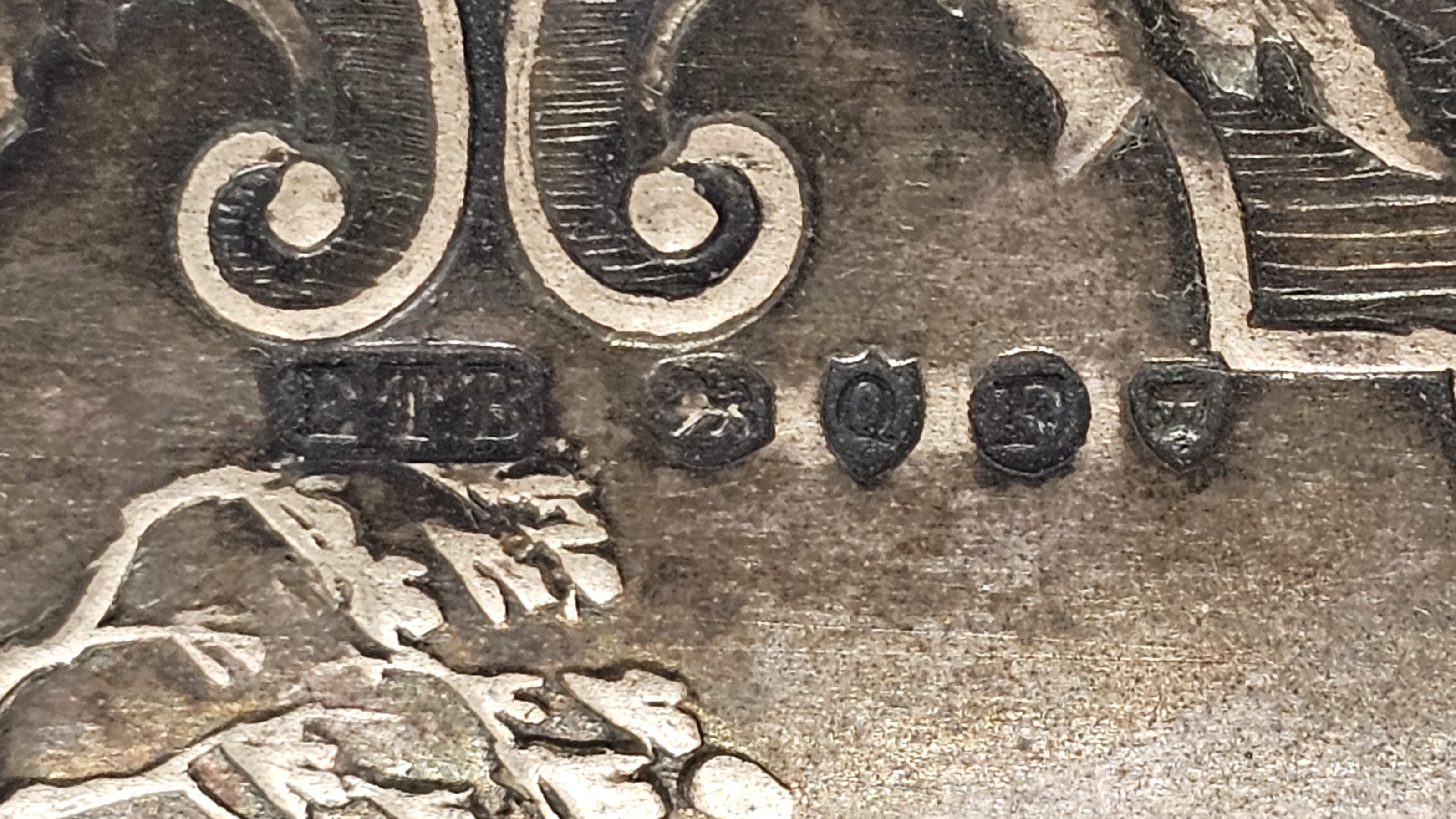 Coppia di posacenere vittoriani inglesi in argento